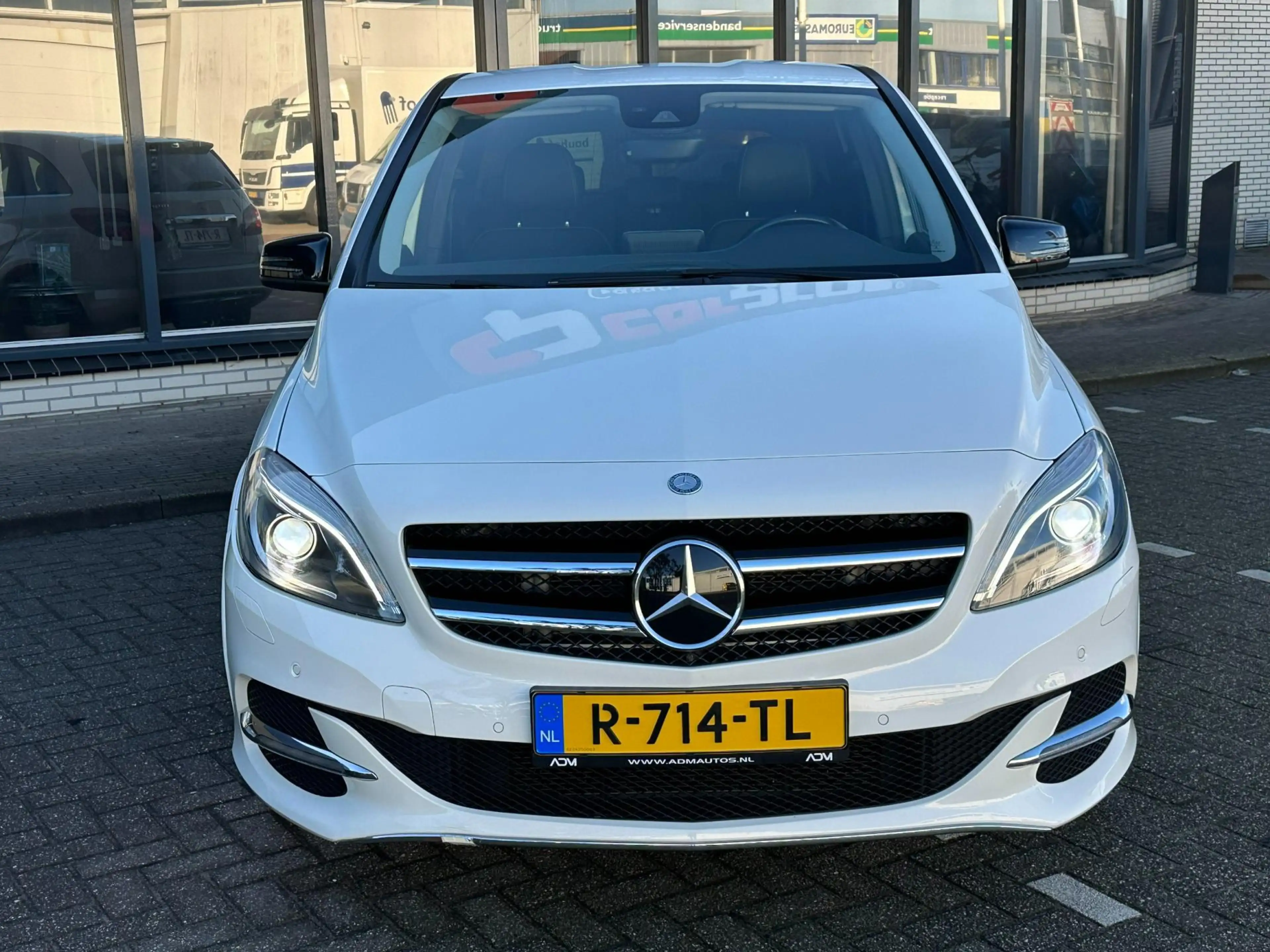 Mercedes-Benz B Electric Drive — photo 11