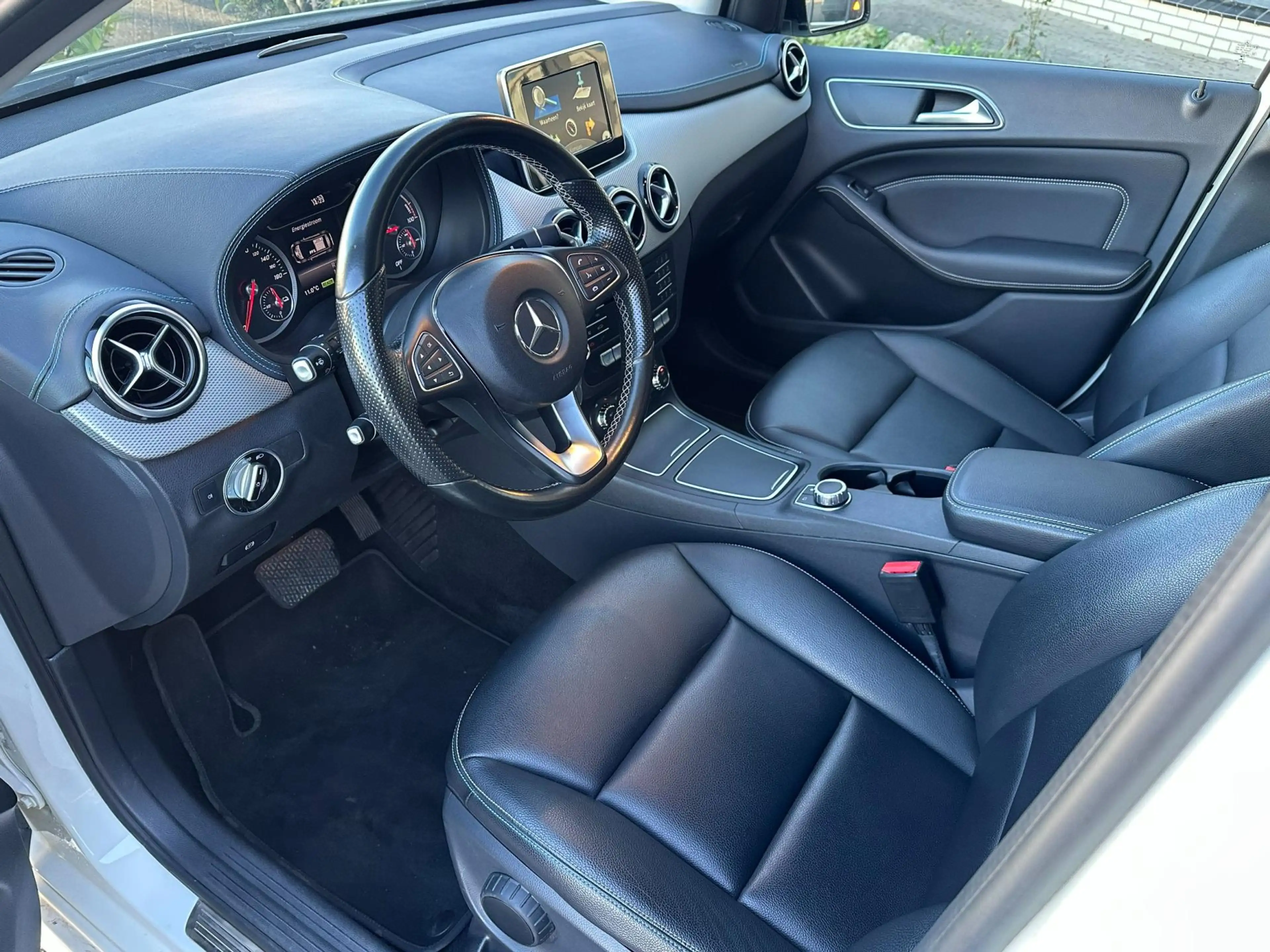 Mercedes-Benz B Electric Drive — photo 5