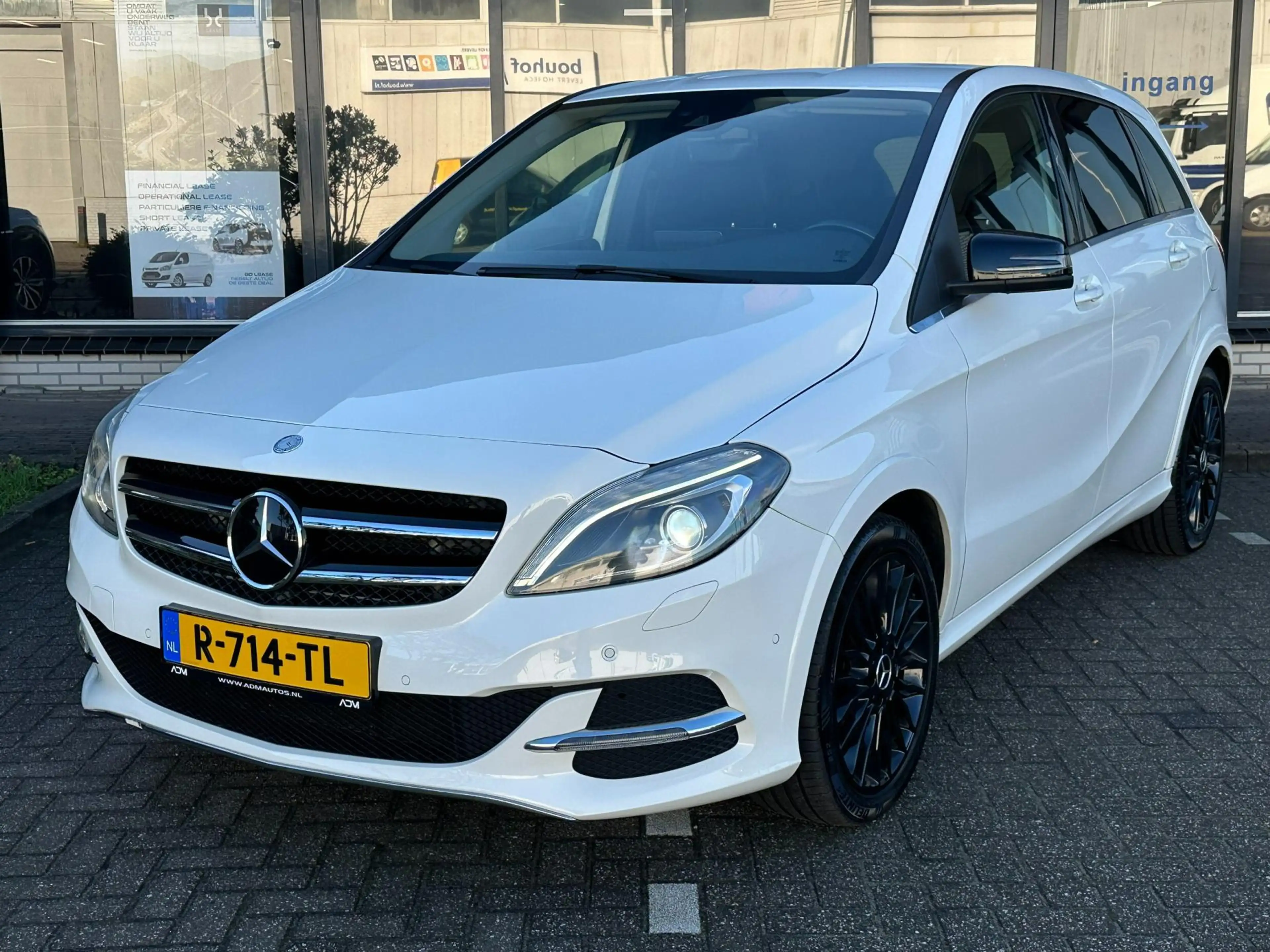 Mercedes-Benz B Electric Drive — photo 10