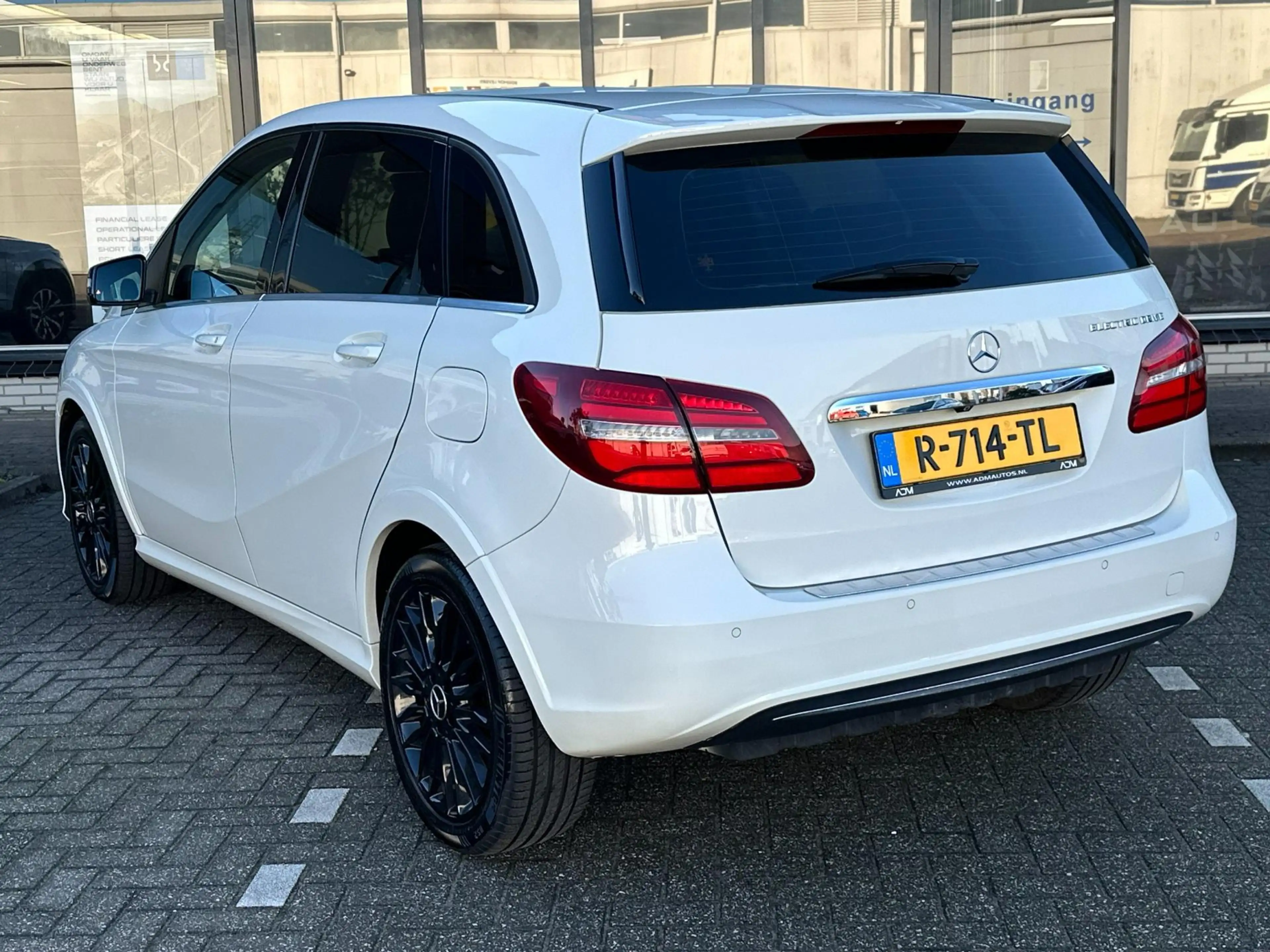 Mercedes-Benz B Electric Drive — photo 2