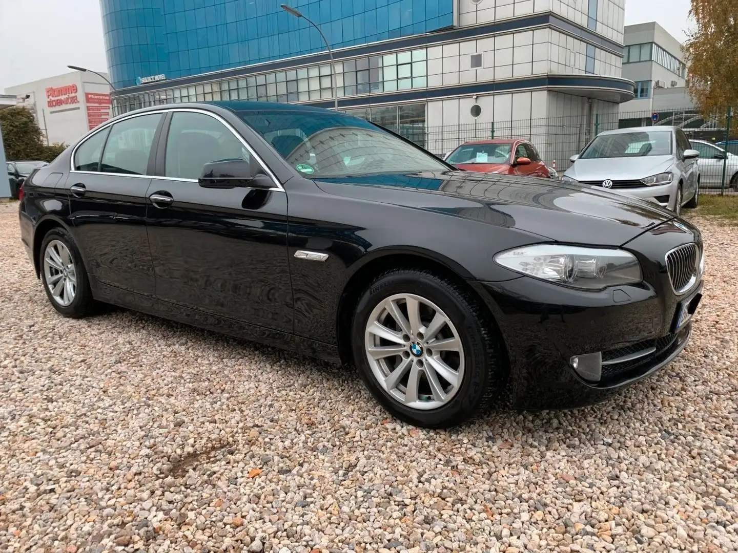 BMW 530 d* nur 142.000 km * Vollausstattung Schwarz - 1
