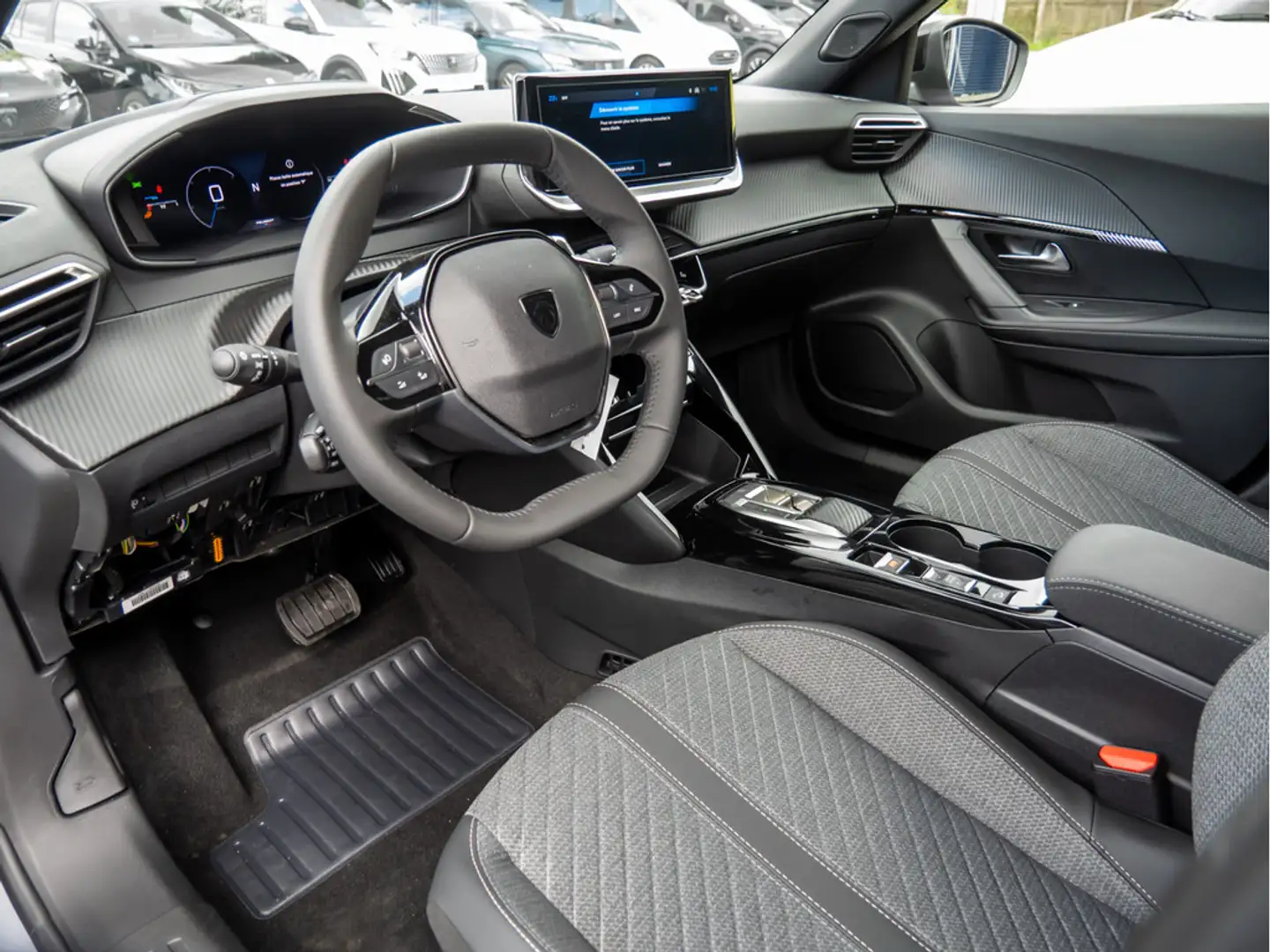 Peugeot 2008 1.2 Hybrid 145 Allure NAVI SHZ LED Grau - 2