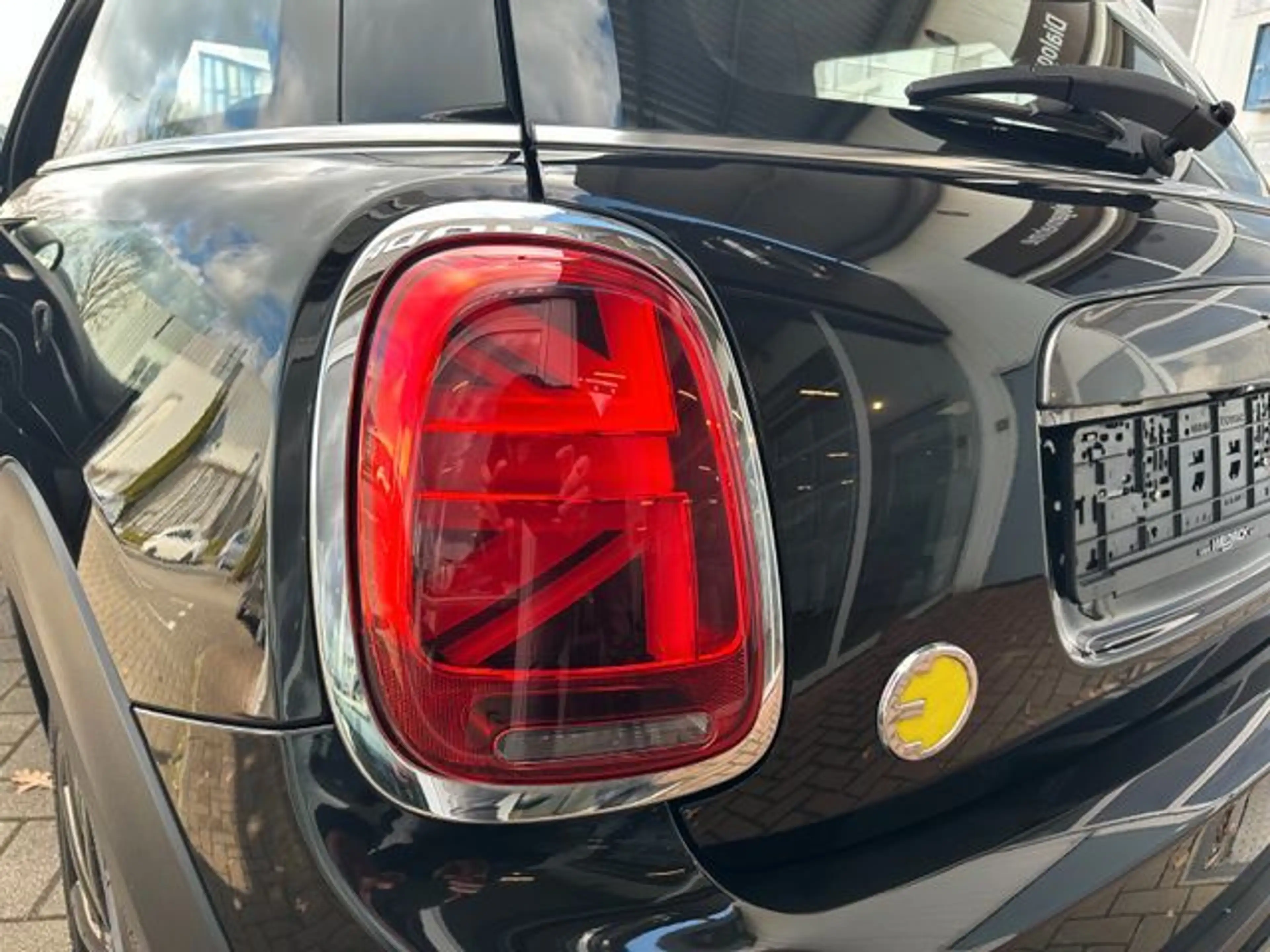 MINI Cooper SE Navi LED SHZ PDC 17 Zoll BLACK — photo 5