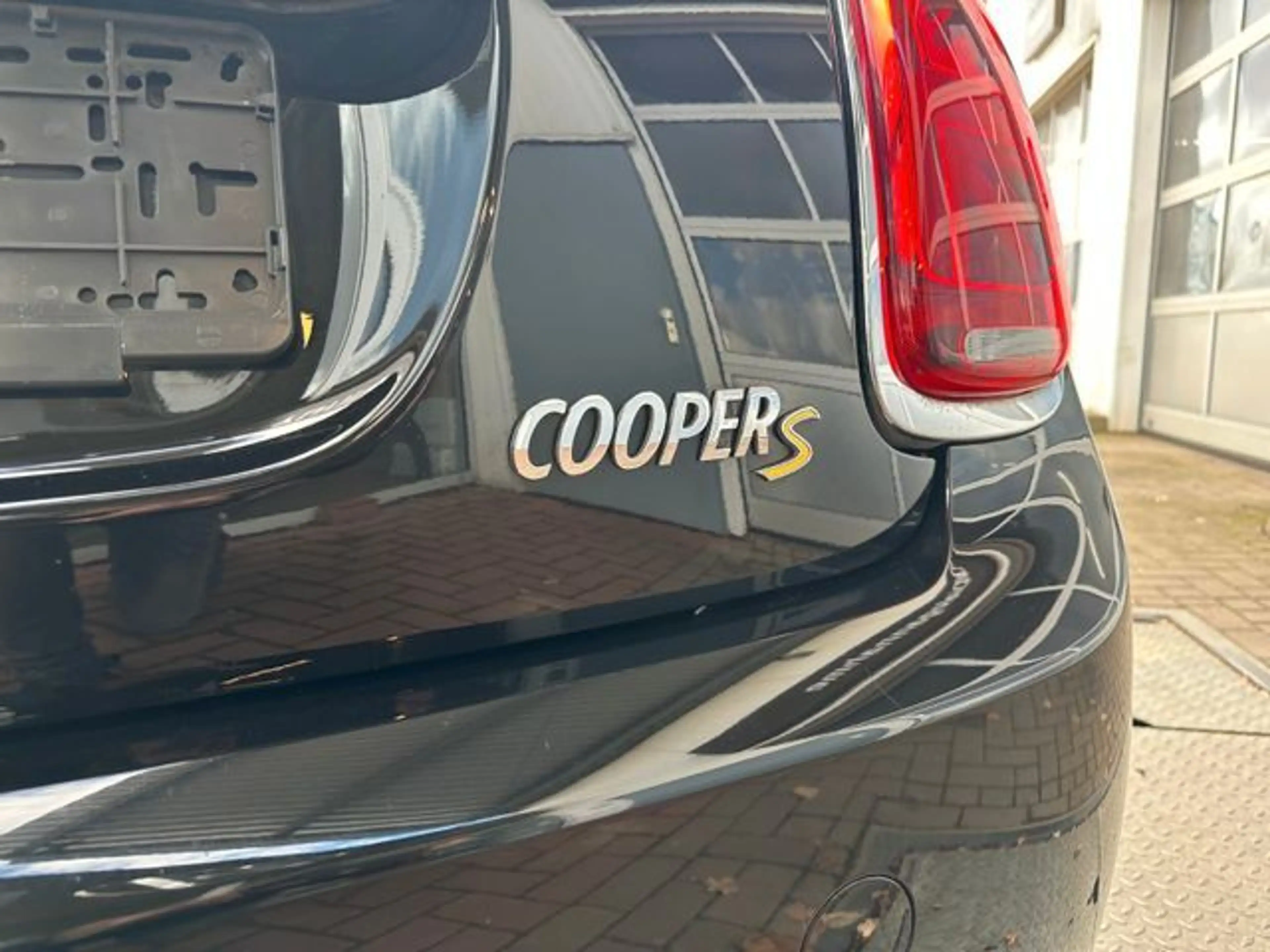 MINI Cooper SE Navi LED SHZ PDC 17 Zoll BLACK — photo 15