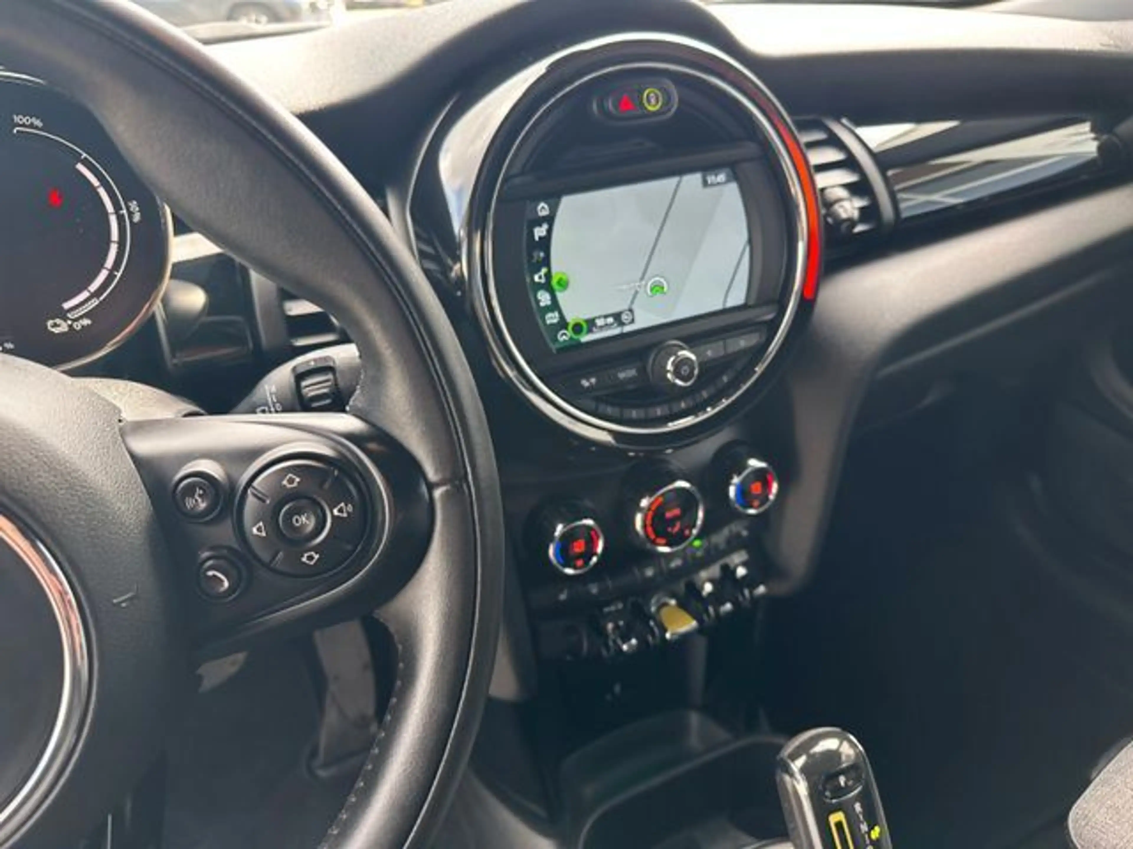 MINI Cooper SE Navi LED SHZ PDC 17 Zoll BLACK — photo 7