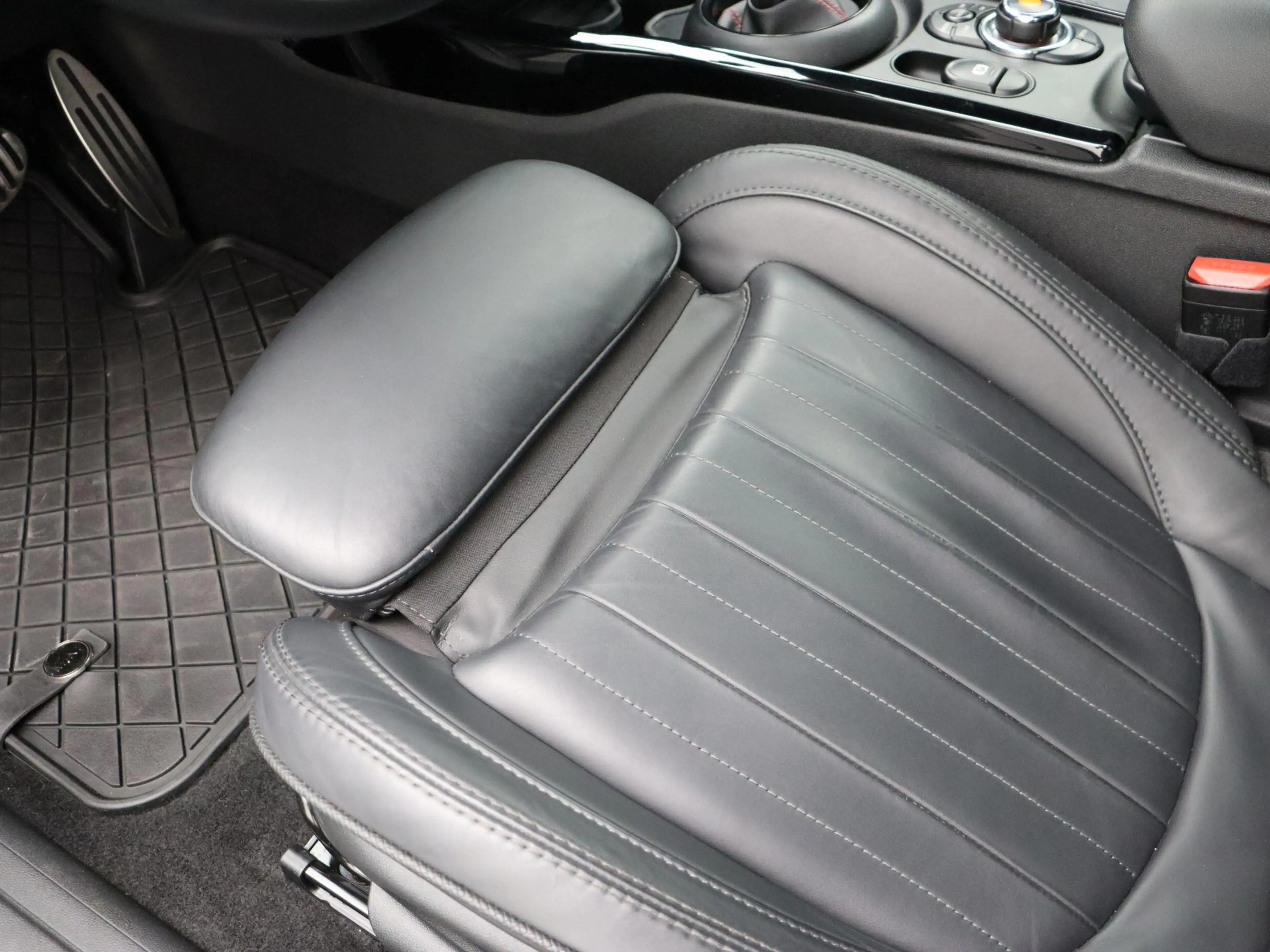 MINI John Cooper Works Clubman JCW ALL4 Chili + Panoramadak + Harman Kardon + 19' — photo 13