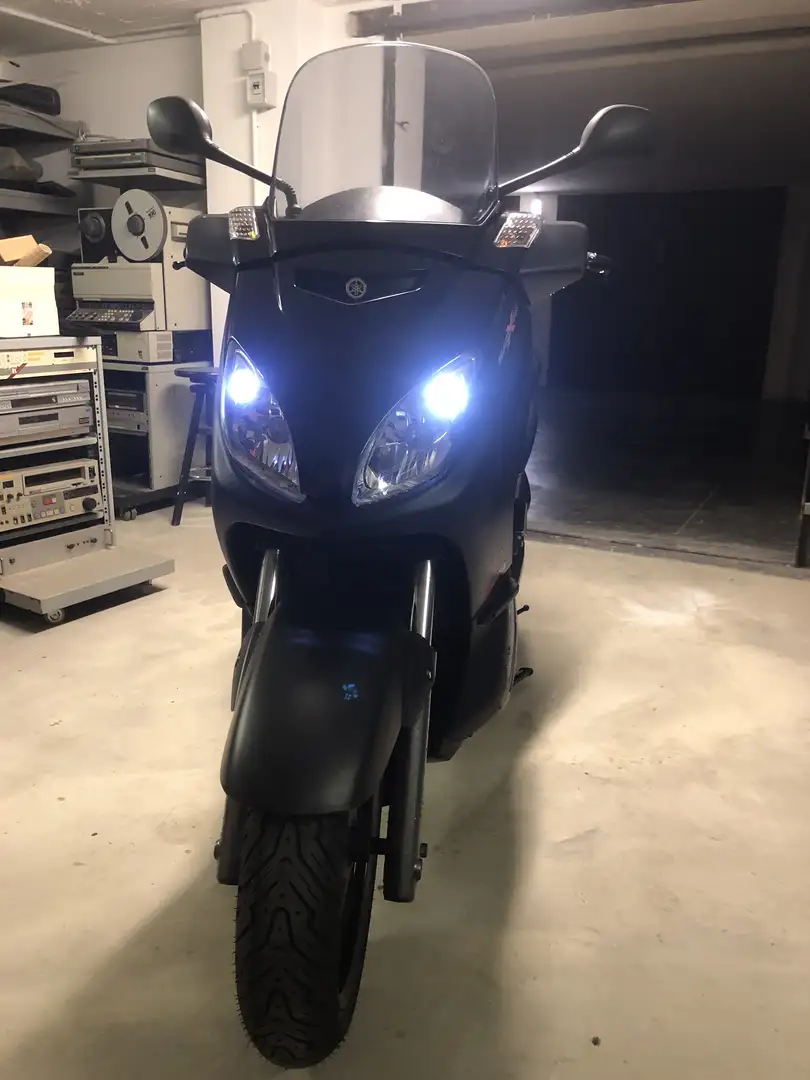 Yamaha X-Max 250 black max Černá - 1