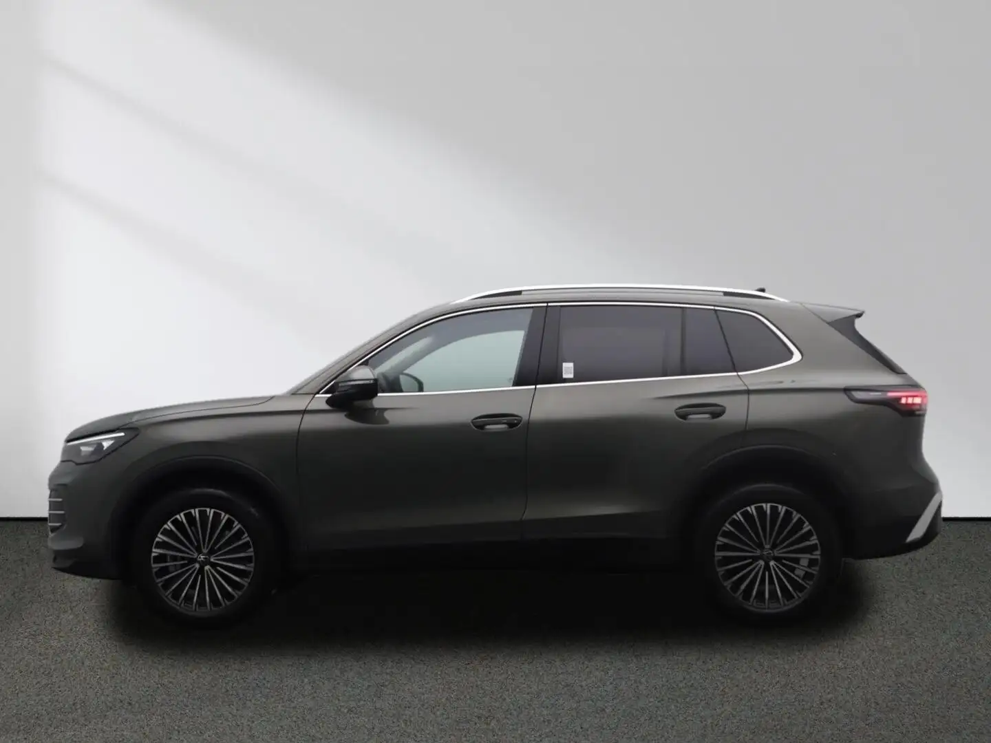 Volkswagen Tiguan Sport 2.0 TDI 4M CarPlay Matrix Panorama Grün - 2