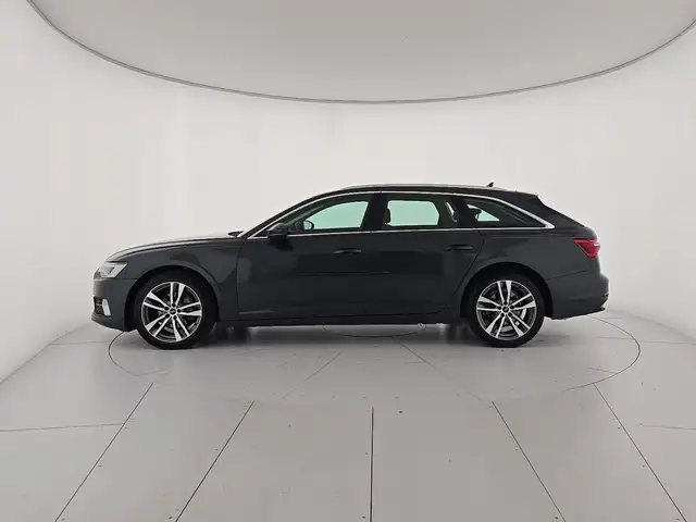 Audi A6 Avant view 2