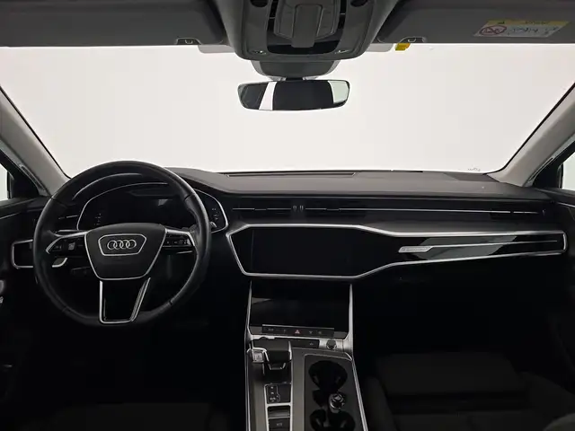 Audi A6 Avant view 11
