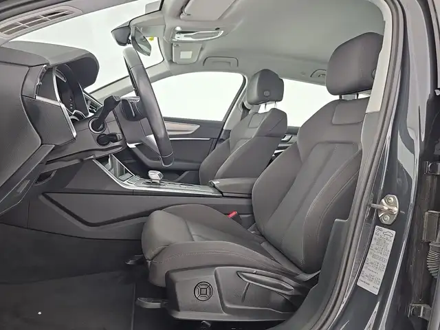 Audi A6 Avant view 9