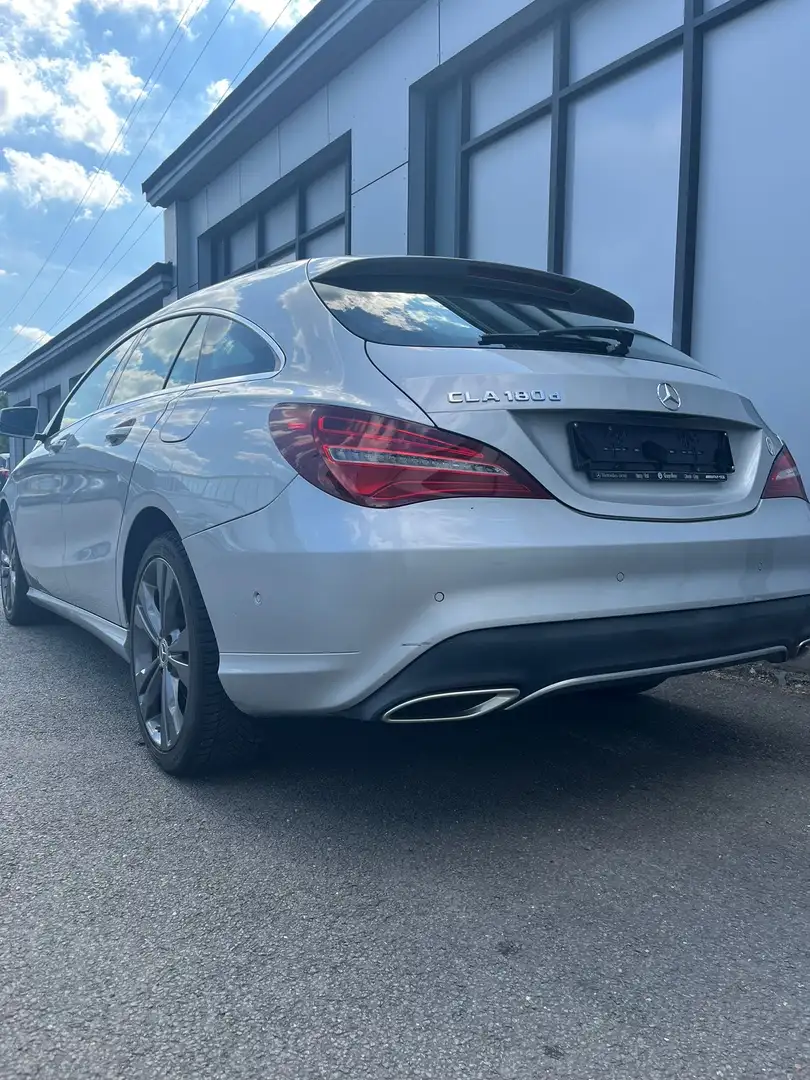 Mercedes-Benz CLA 180 d - 2