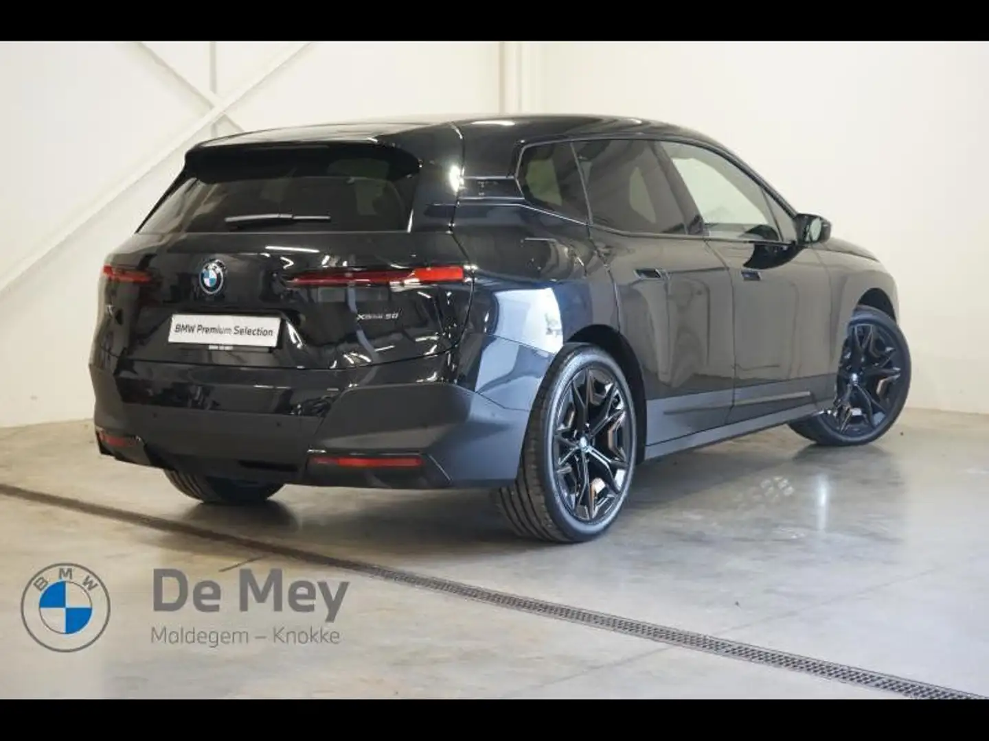BMW iX xDrive50 Schwarz - 2