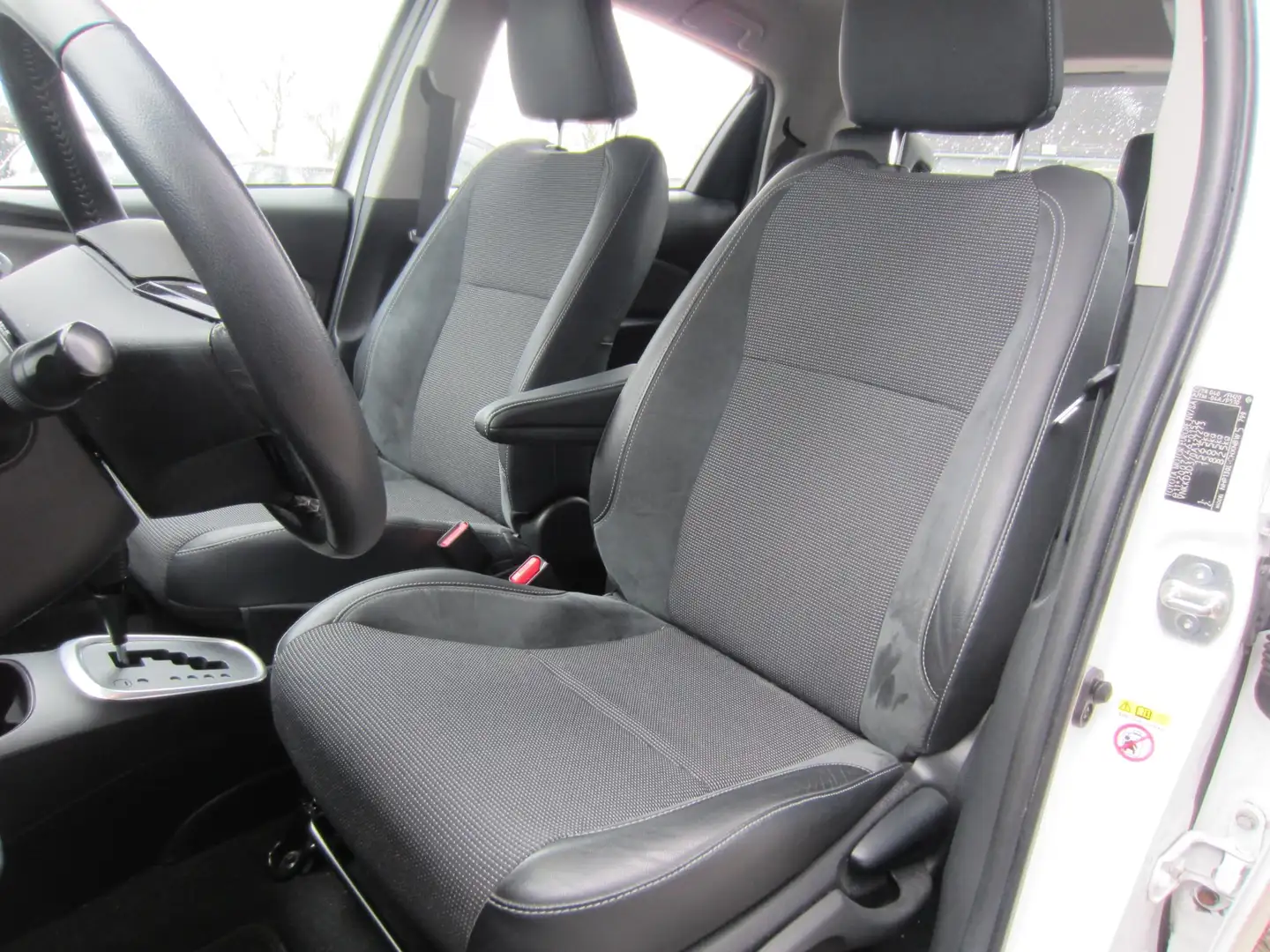 Toyota Yaris 1.5 Hybrid Aspiration Camera Lichtmetalen Velgen Weiß - 2