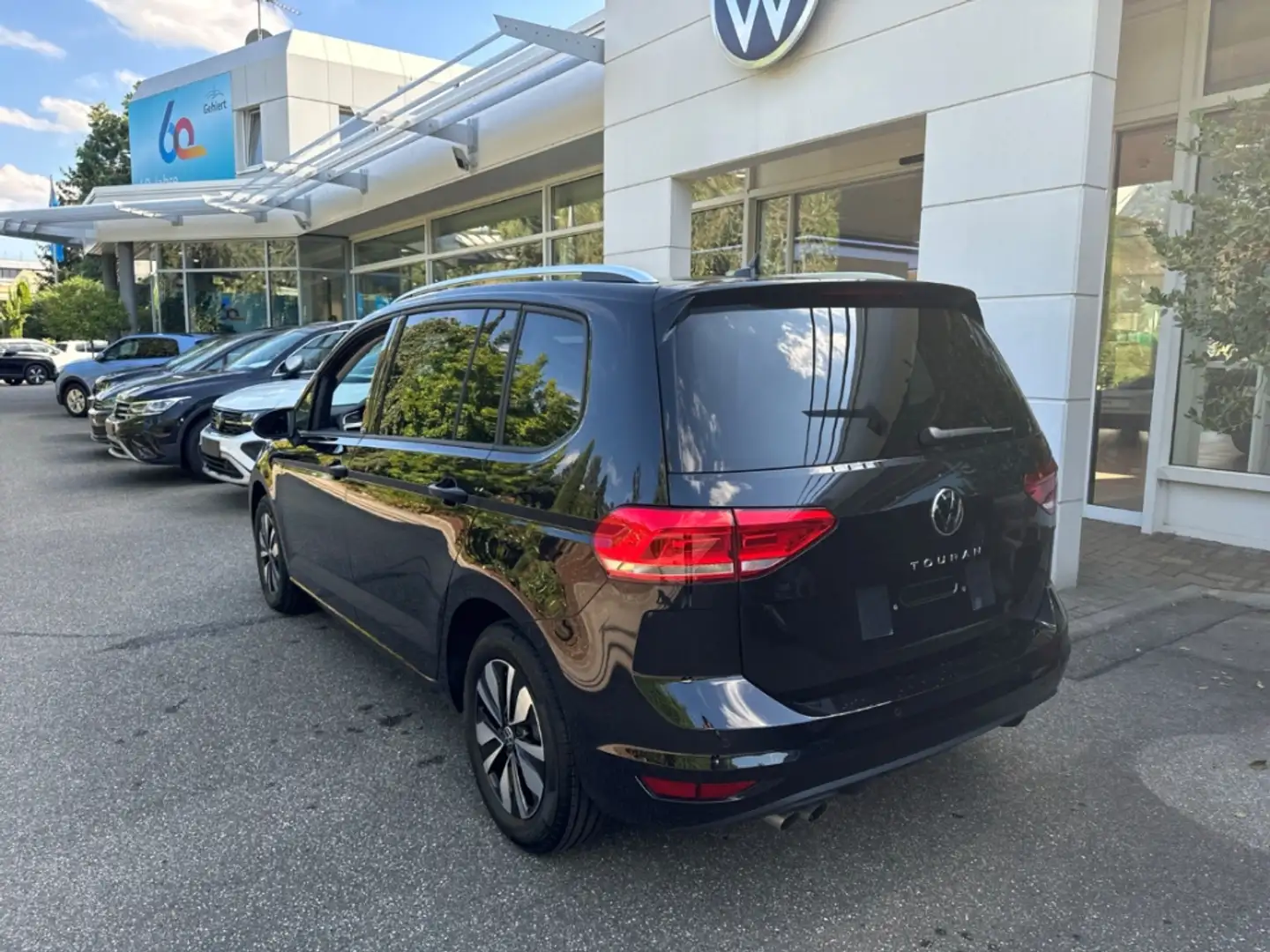 Volkswagen Touran Move 2.0 TDI DSG Navi el. Heckklappe 7-Sitzer Schwarz - 2