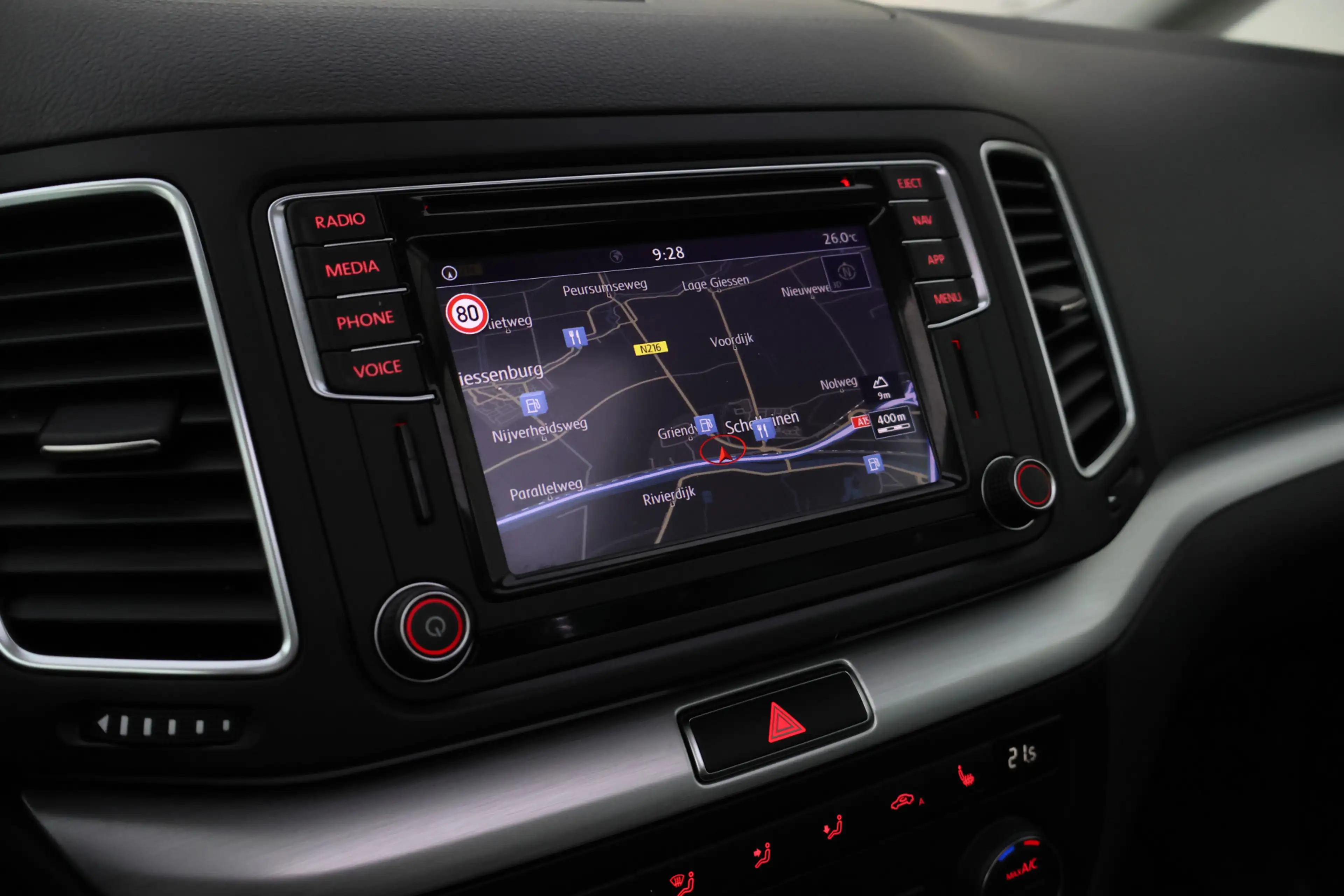 Volkswagen Sharan 1.4 TSI Dsg 7p COMFORTLINE PANO | ACC | NAVI | APP — photo 28