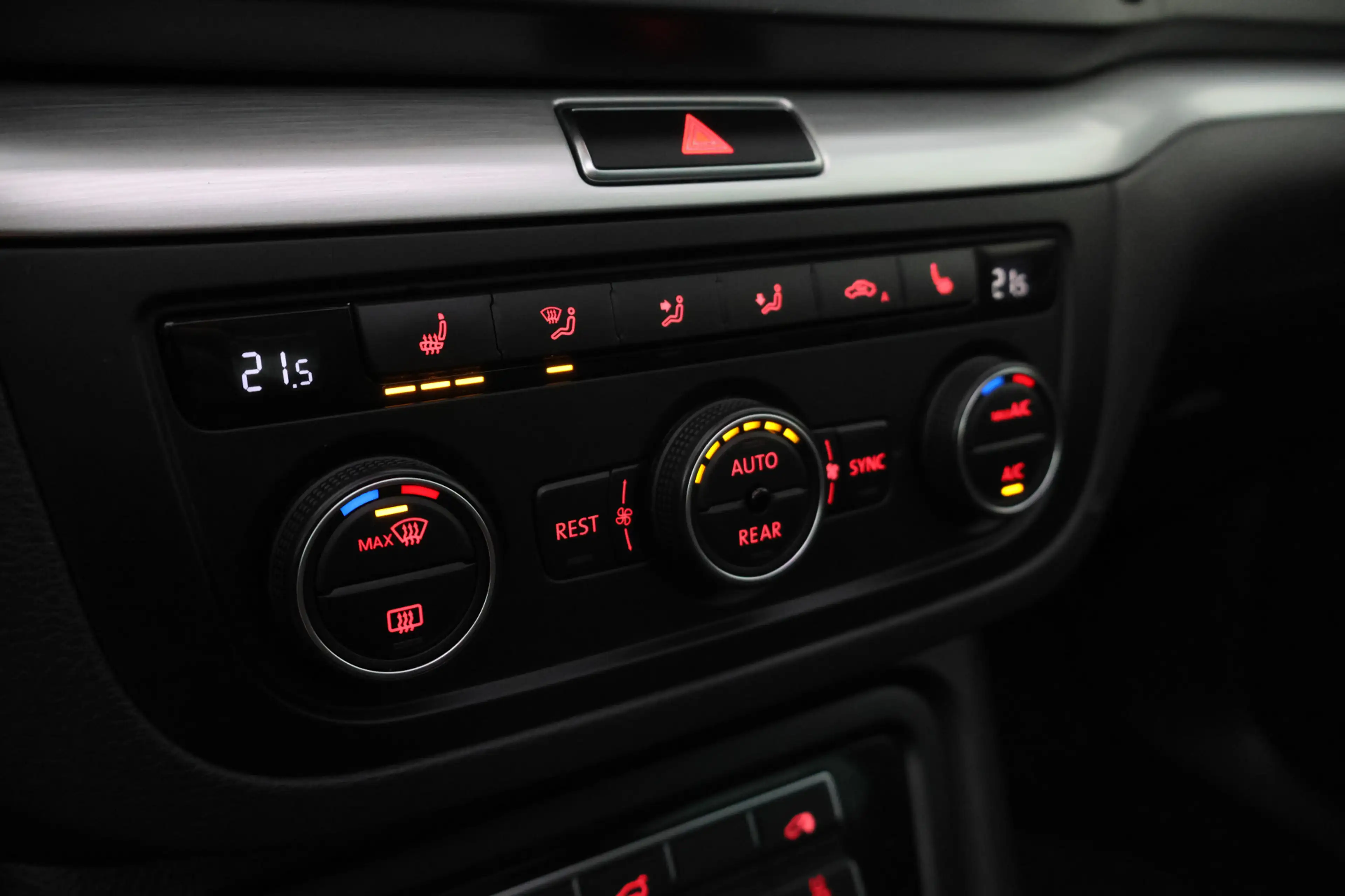 Volkswagen Sharan 1.4 TSI Dsg 7p COMFORTLINE PANO | ACC | NAVI | APP — photo 20