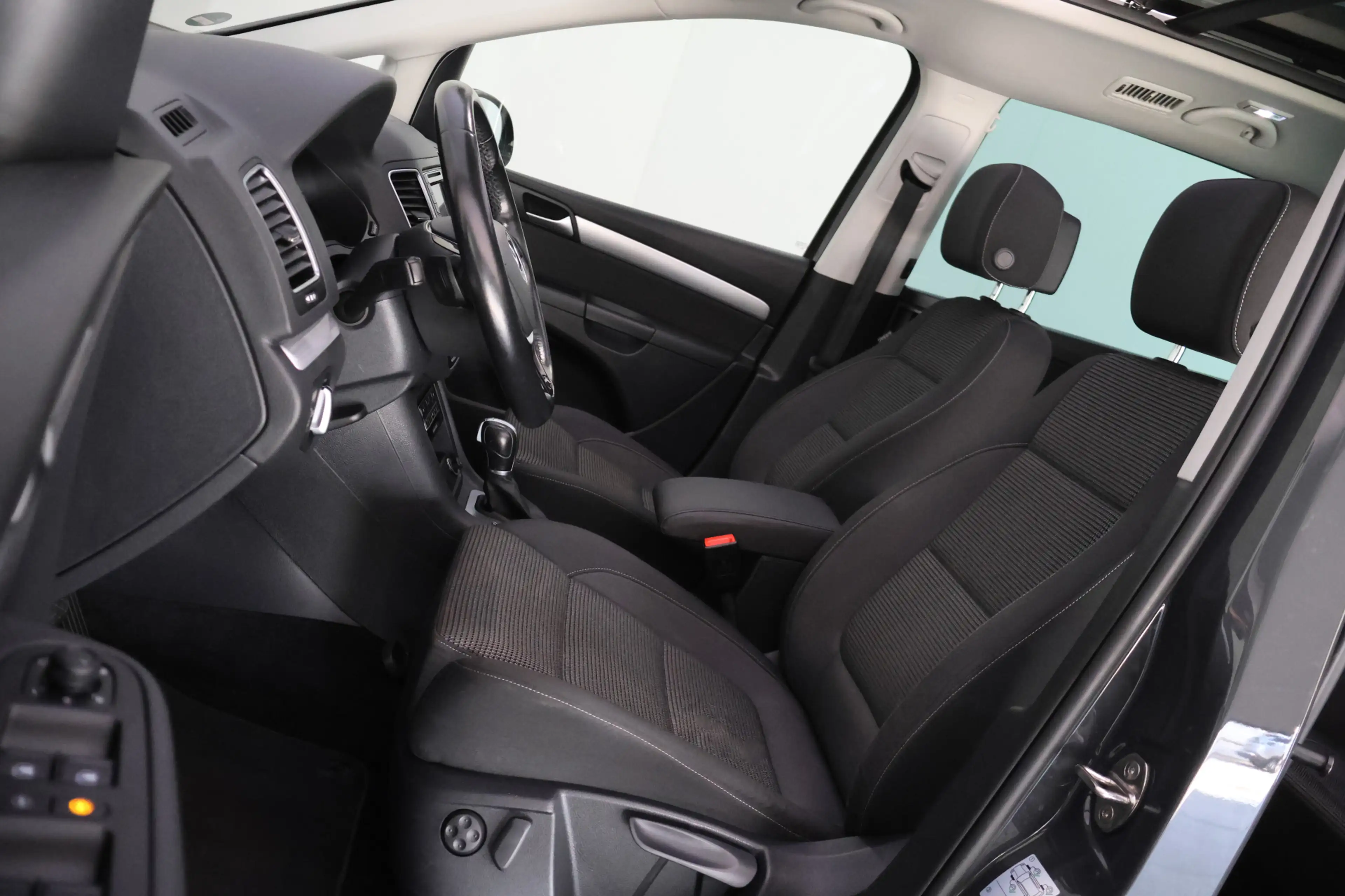 Volkswagen Sharan 1.4 TSI Dsg 7p COMFORTLINE PANO | ACC | NAVI | APP — photo 10