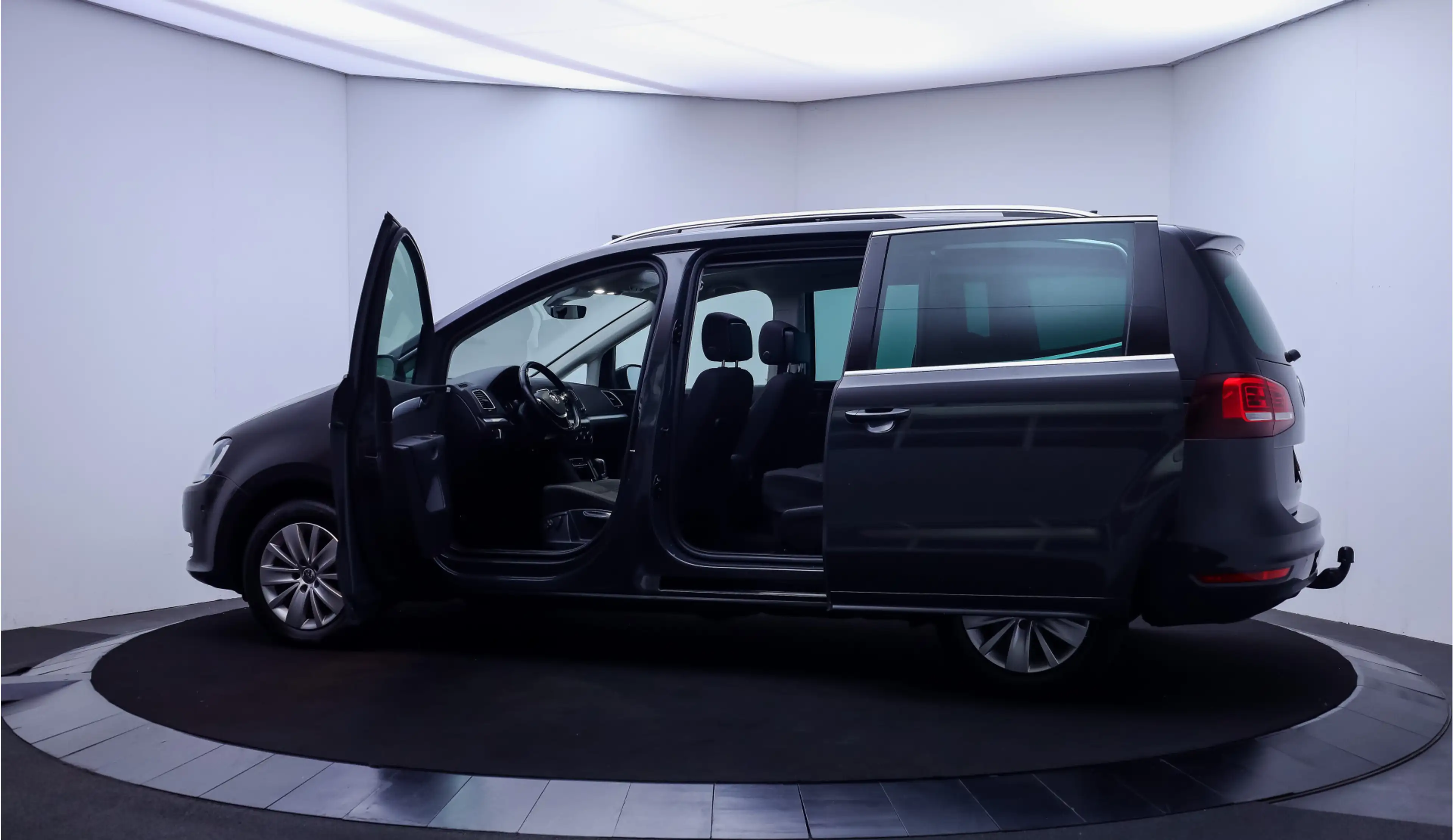 Volkswagen Sharan 1.4 TSI Dsg 7p COMFORTLINE PANO | ACC | NAVI | APP — photo 9