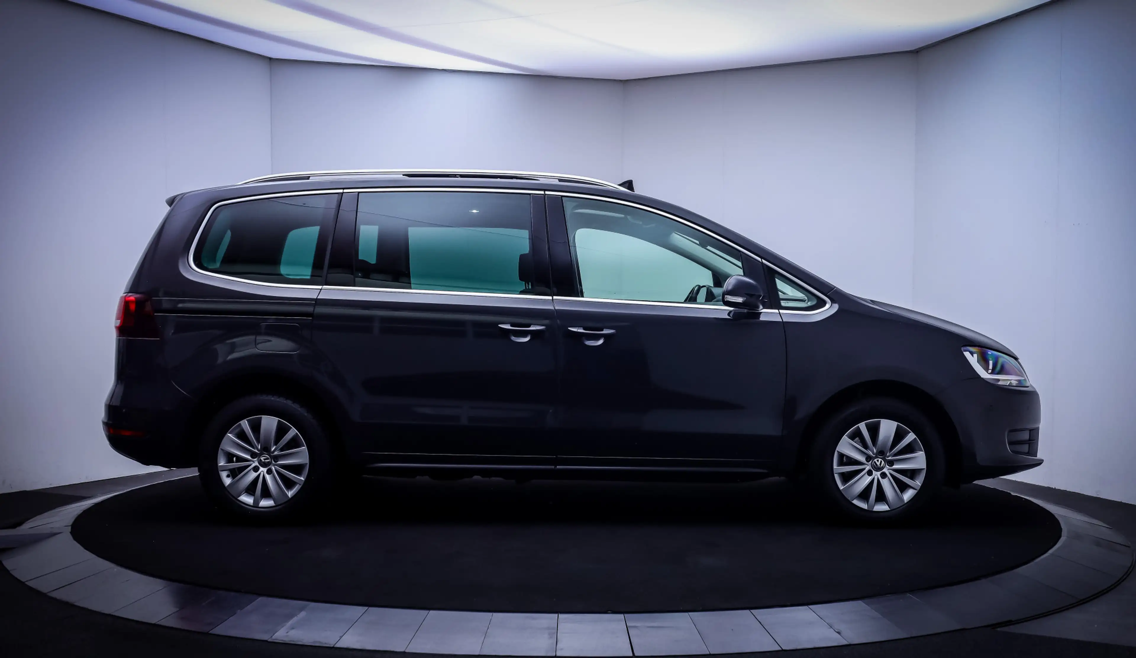 Volkswagen Sharan 1.4 TSI Dsg 7p COMFORTLINE PANO | ACC | NAVI | APP — photo 4
