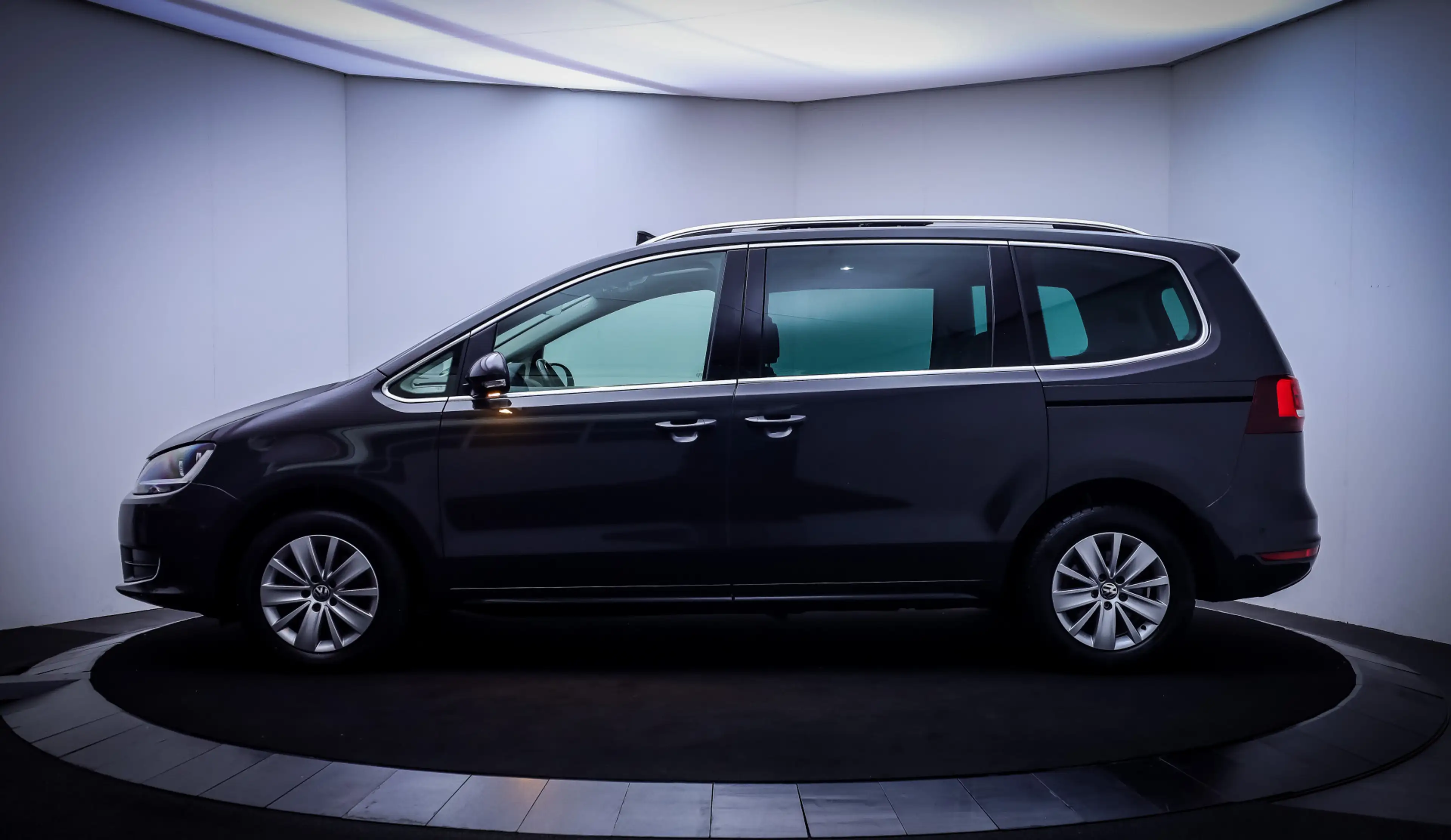Volkswagen Sharan 1.4 TSI Dsg 7p COMFORTLINE PANO | ACC | NAVI | APP — photo 13