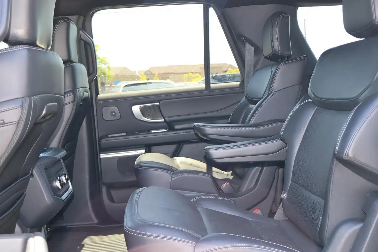 Ford Expedition снимка Ford Expedition