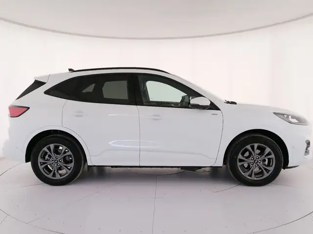 Ford Kuga view 3