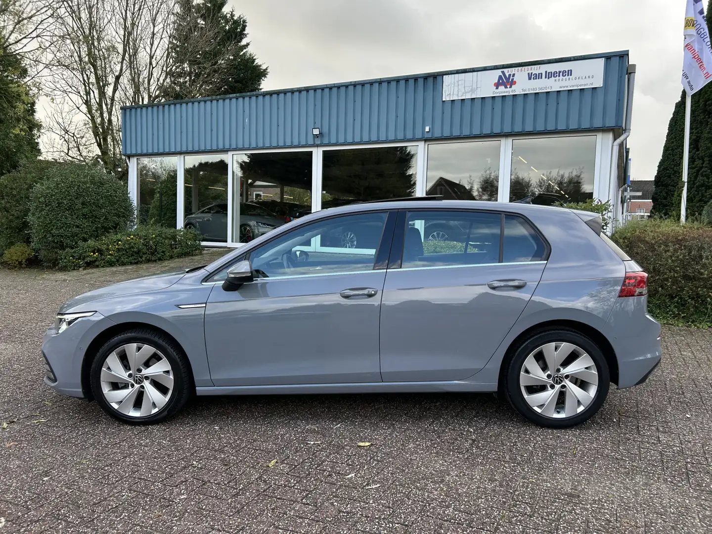 Volkswagen Golf 1.5 eTSI Style Grijs - 2