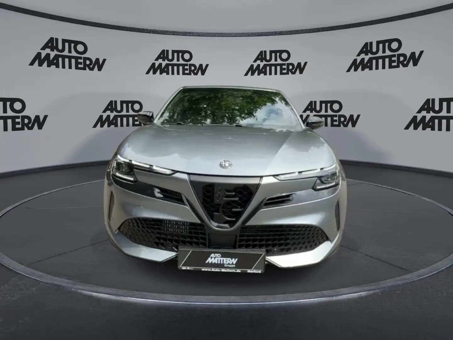 Alfa Romeo Junior 1.2 VGT Mild-Hybrid Speciale +Tech Paket Grau - 2