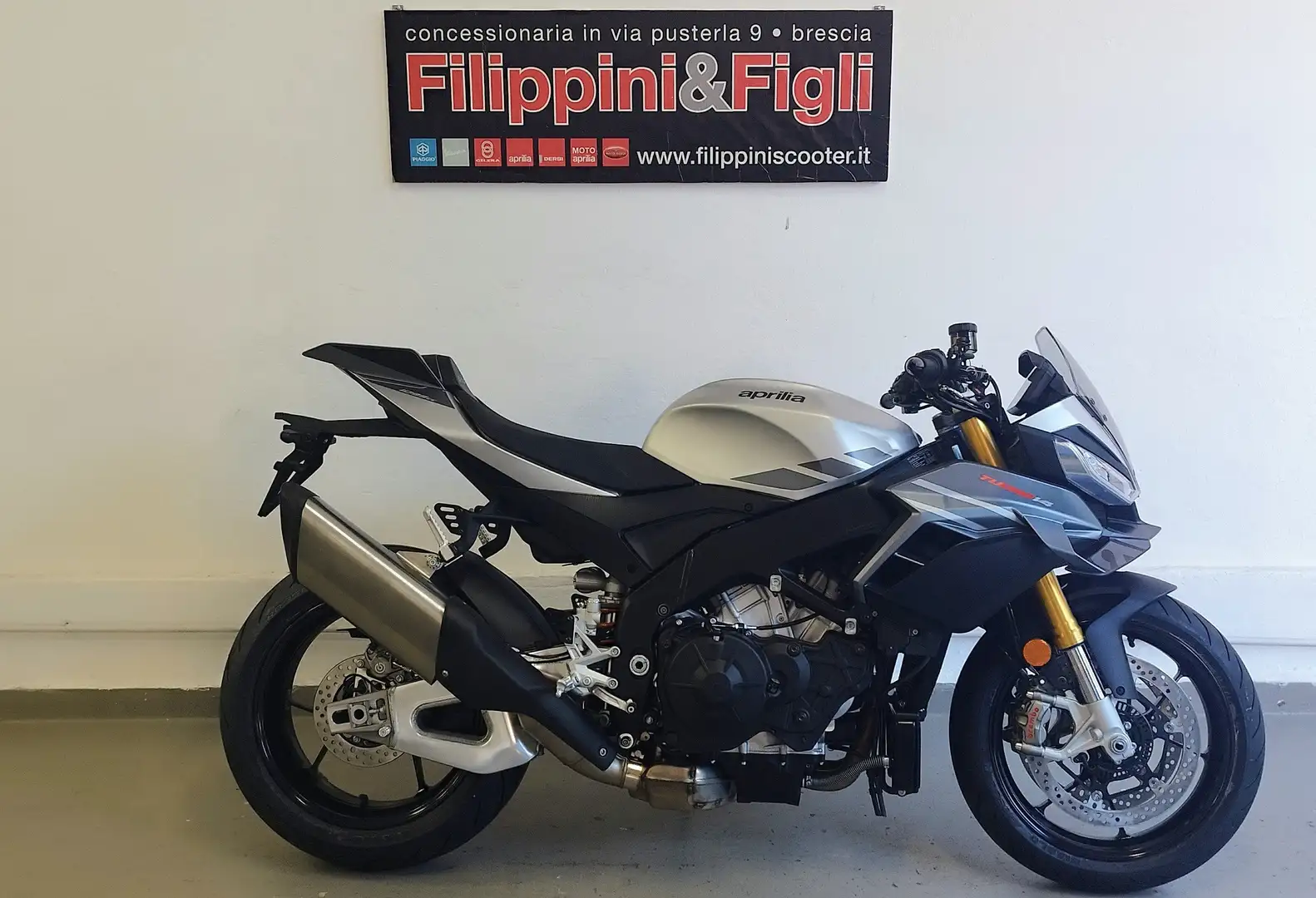 Aprilia Tuono v4 1100 Grigio - 1