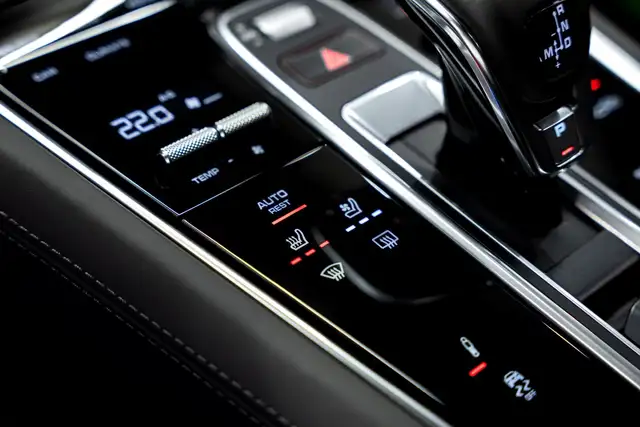 Porsche Panamera Turbo S E-Hybrid Sport Turismo MEGAVOLL SOFTCLOSE Ansicht 34