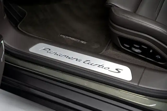 Porsche Panamera Turbo S E-Hybrid Sport Turismo MEGAVOLL SOFTCLOSE Ansicht 29