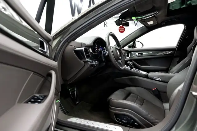 Porsche Panamera Turbo S E-Hybrid Sport Turismo MEGAVOLL SOFTCLOSE Ansicht 21