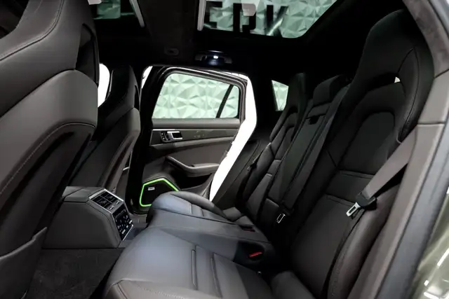 Porsche Panamera Turbo S E-Hybrid Sport Turismo MEGAVOLL SOFTCLOSE Ansicht 6