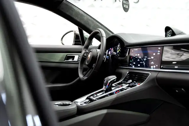 Porsche Panamera Turbo S E-Hybrid Sport Turismo MEGAVOLL SOFTCLOSE Ansicht 23