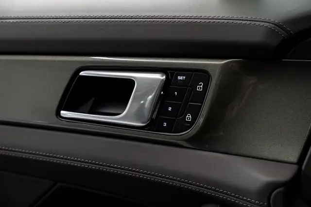 Porsche Panamera Turbo S E-Hybrid Sport Turismo MEGAVOLL SOFTCLOSE Ansicht 43