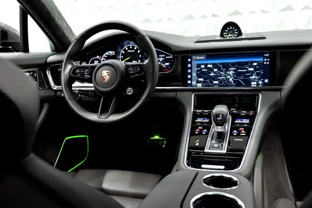 Porsche Panamera Turbo S E-Hybrid Sport Turismo MEGAVOLL SOFTCLOSE Ansicht 20