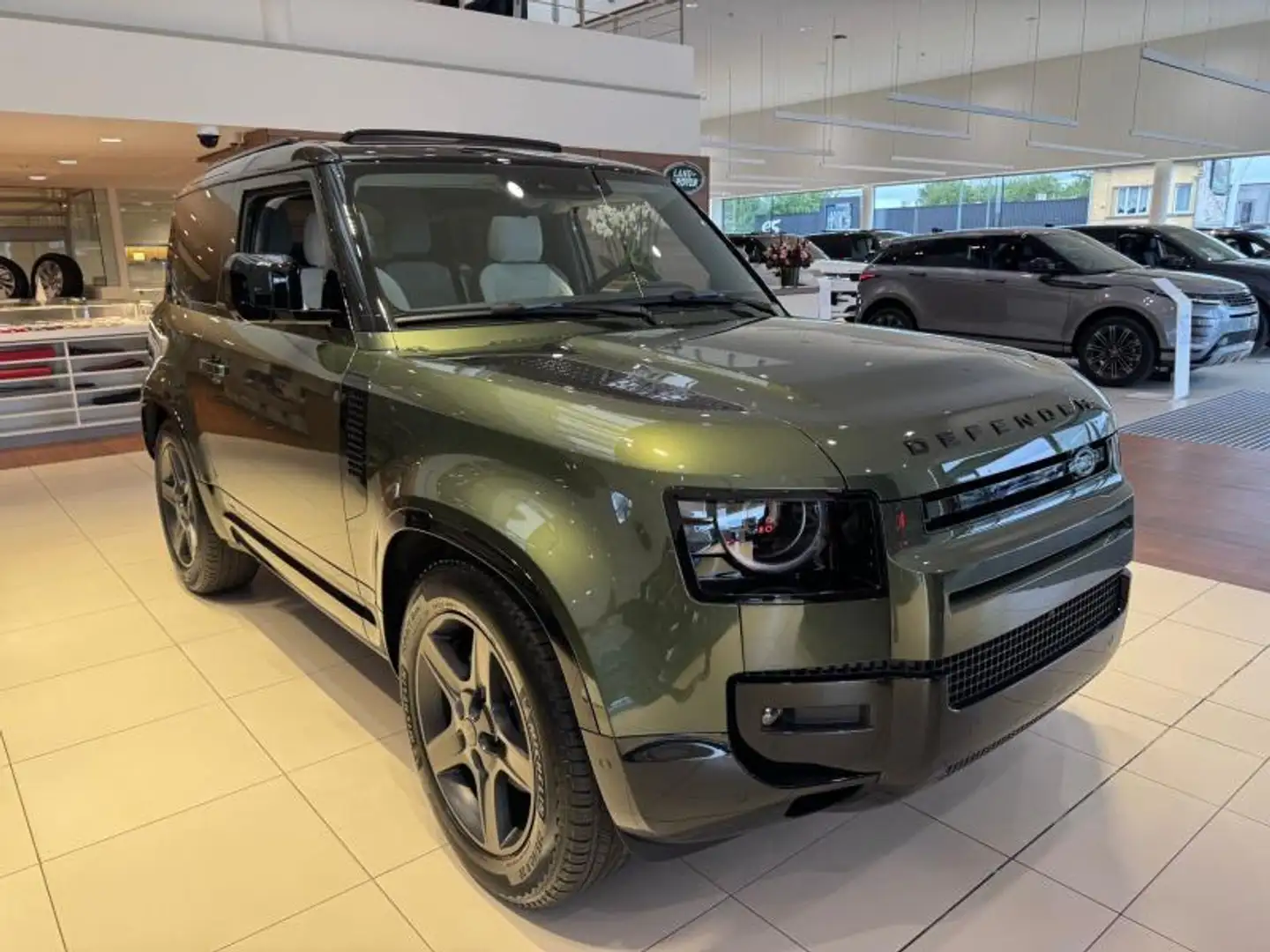 Land Rover Defender 90 D250 X-Dynamic SE AWD Auto. 26MY Verde - 1