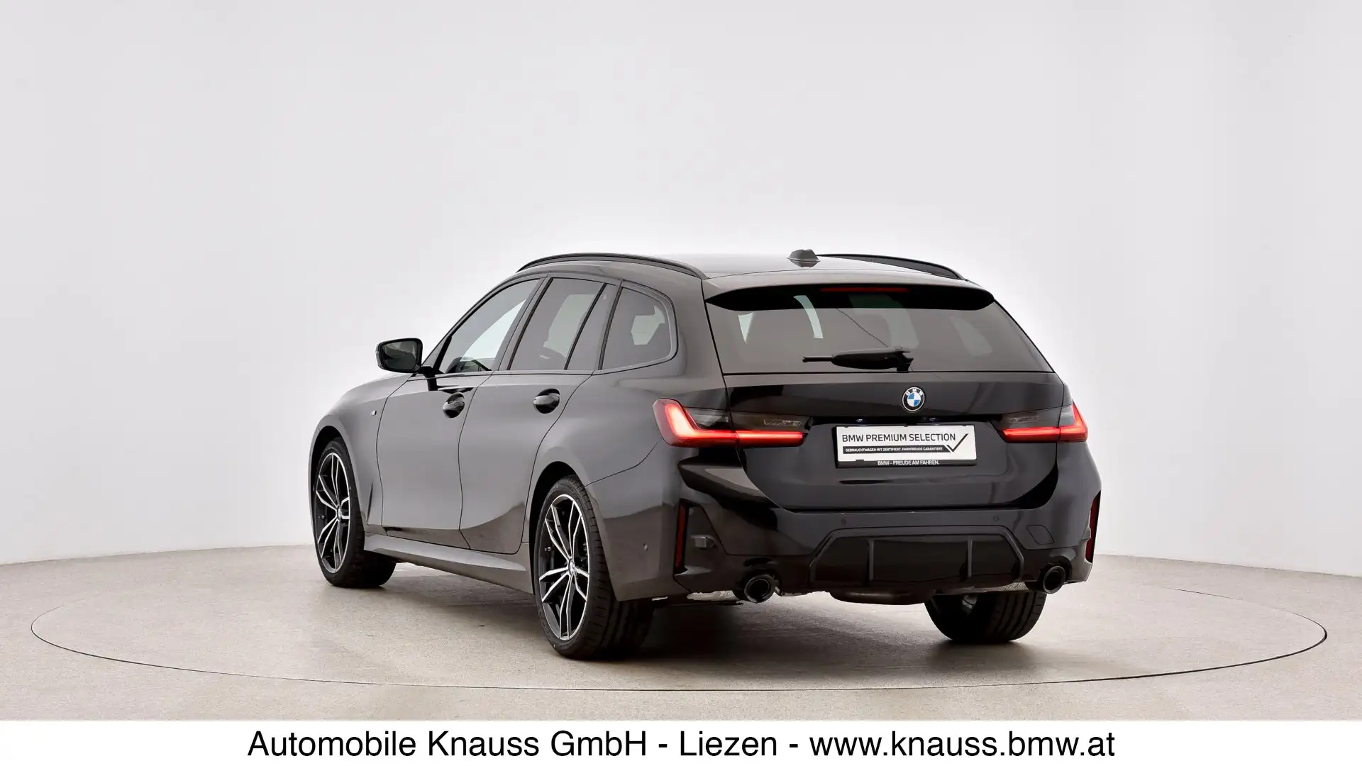 BMW 320 320d xDrive Schwarz - 2