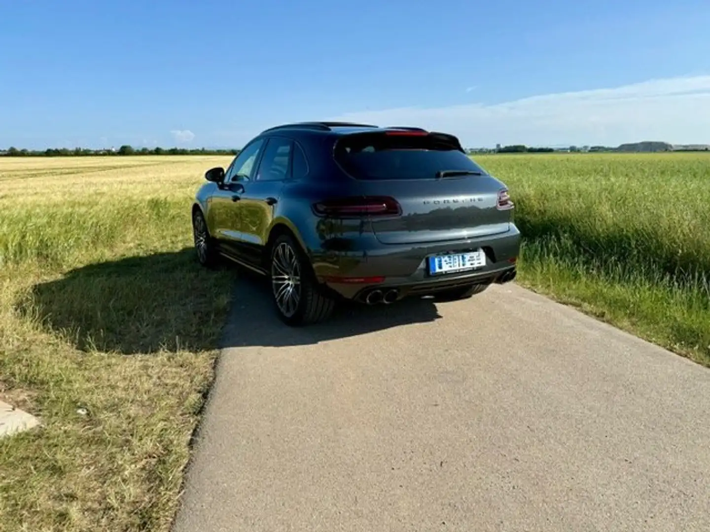 Porsche Macan Macan GTS AHK/ACC/SD/18-Wege/21''/Luft/Chron/Sport Grau - 2
