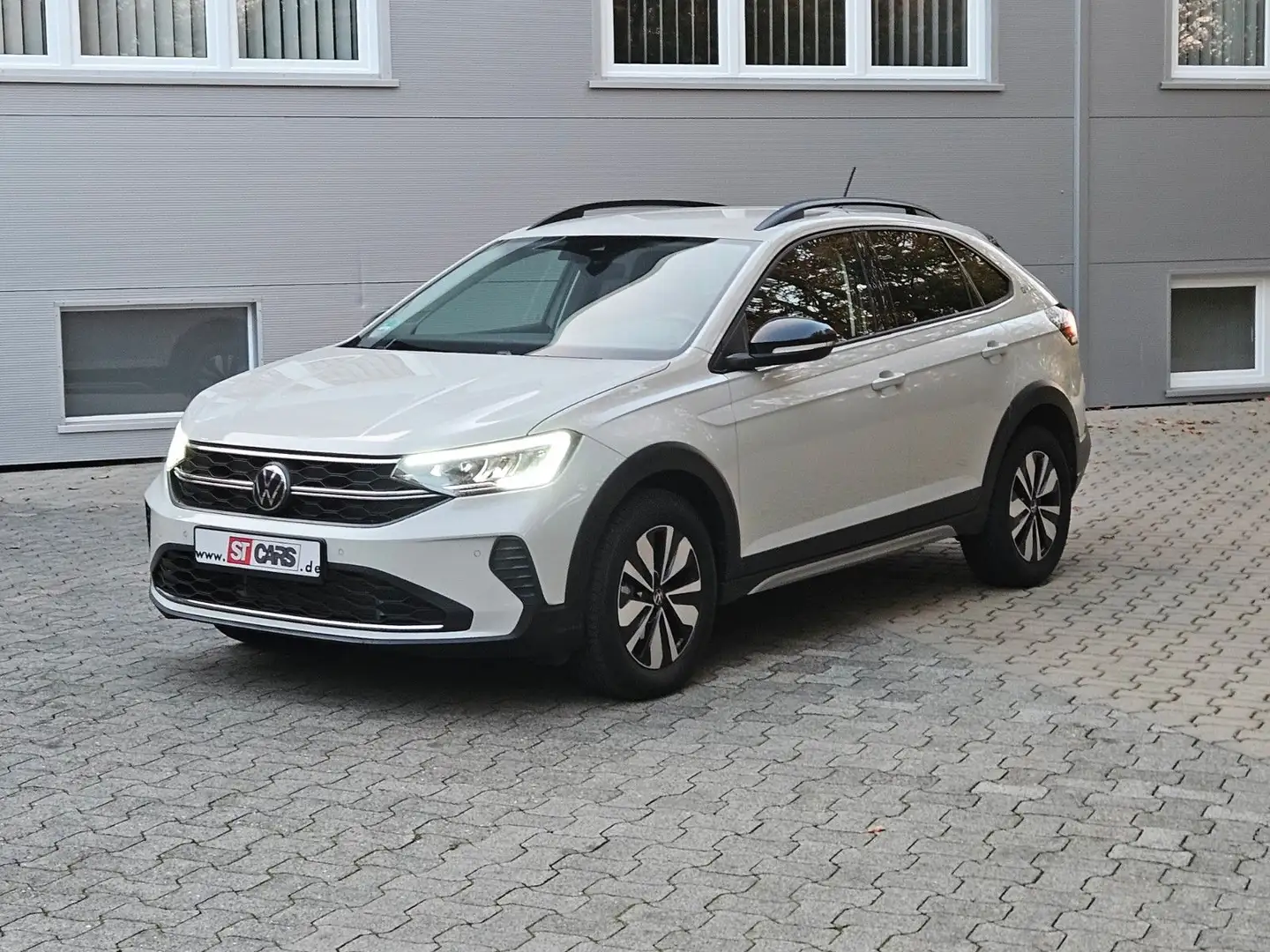 Volkswagen Taigo Goal 1.5 TSi DSG Grau - 1