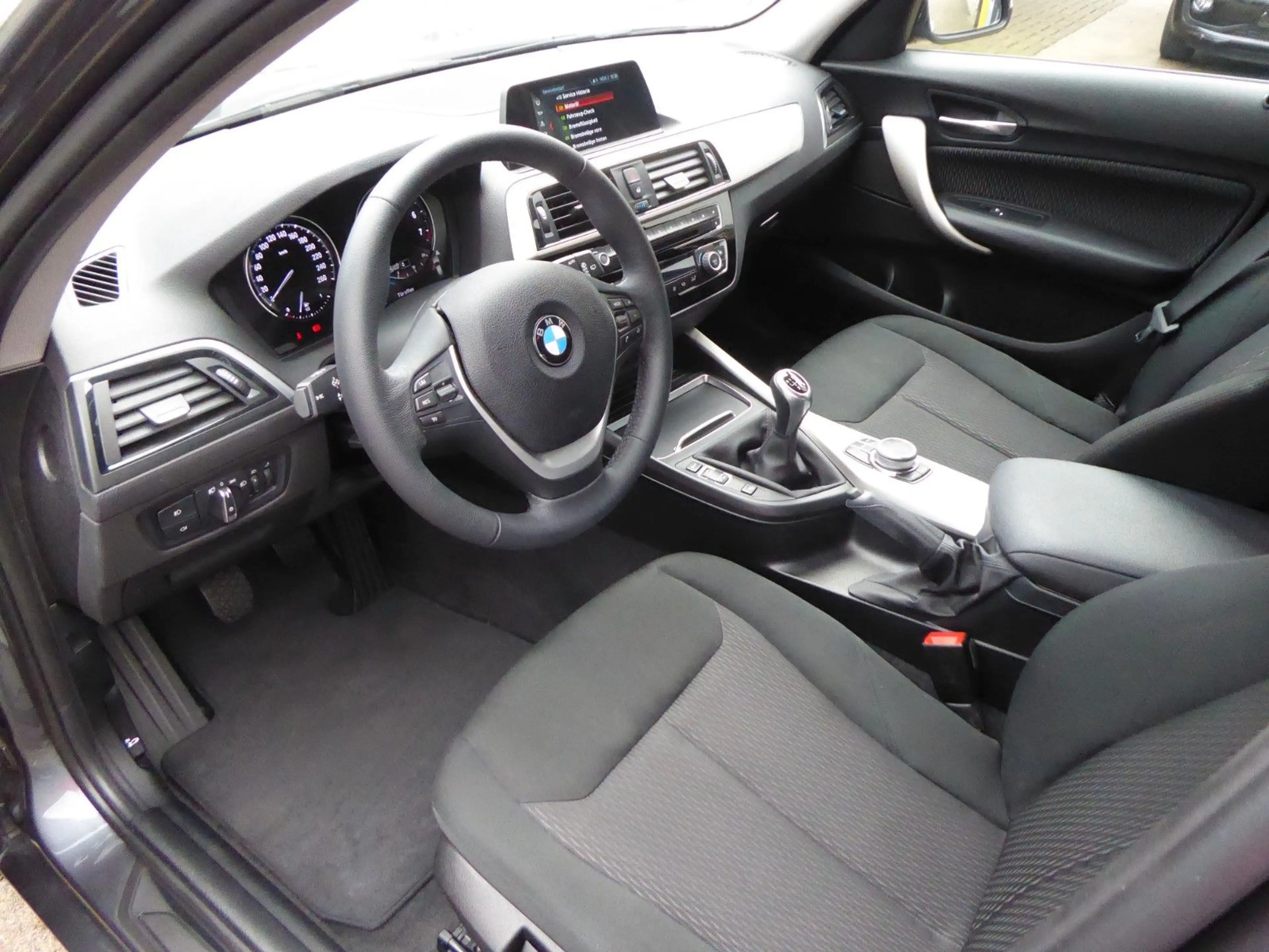 BMW 118 i Advantage nur 27.400 km! — photo 13