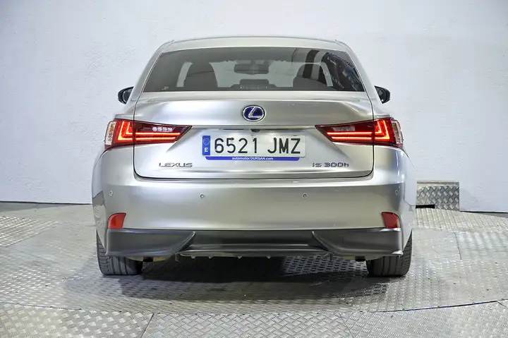 Lexus IS300 2016, foto 12