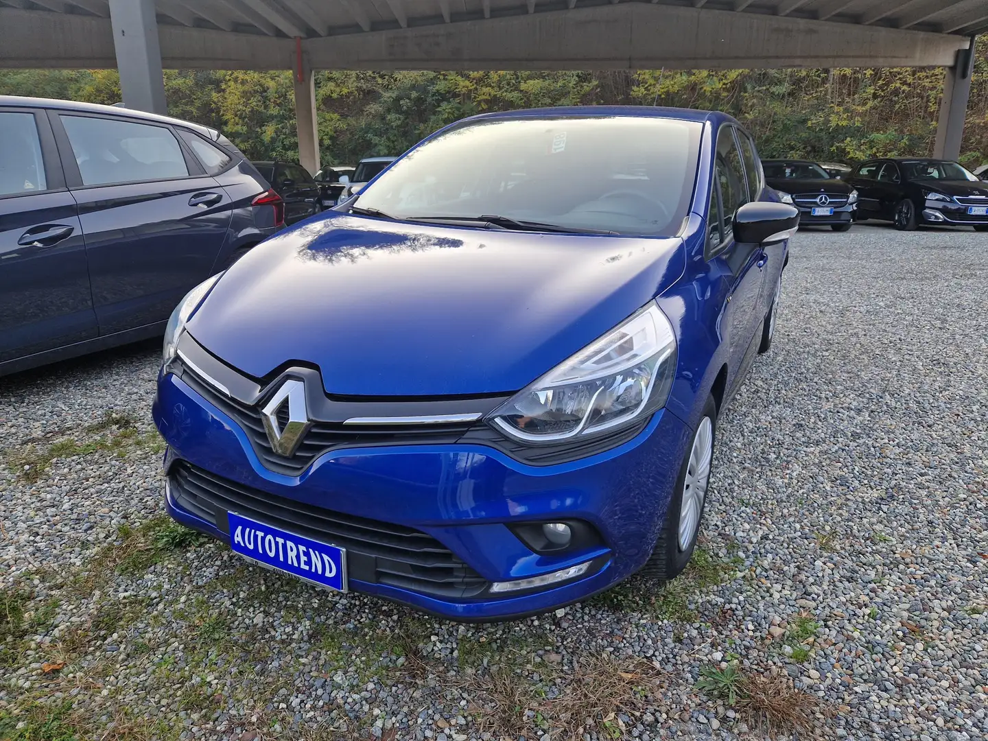 Renault Clio Clio 0.9 tce Moschino Intens Gpl 90cv Blau - 1