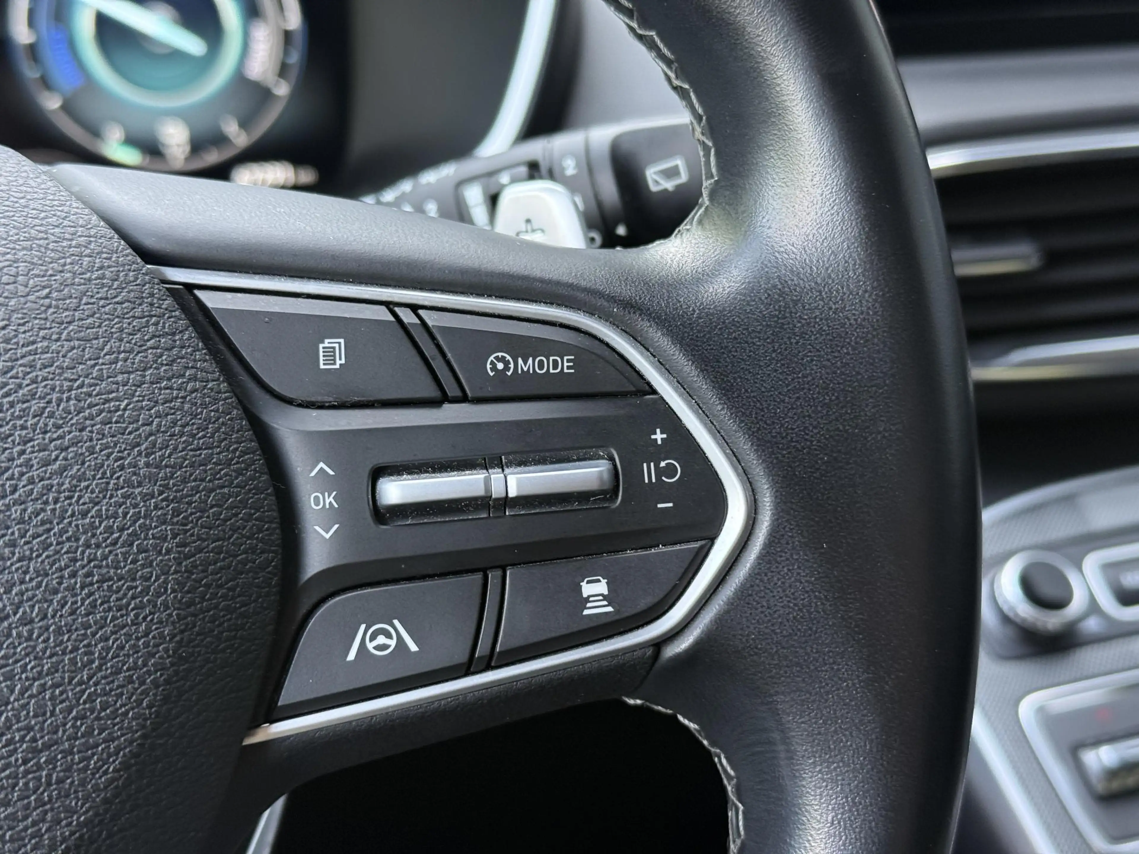 Hyundai SANTA FE 1.6 T-GDI HEV Comfort Smart / Dealer Onderhouden / — photo 9