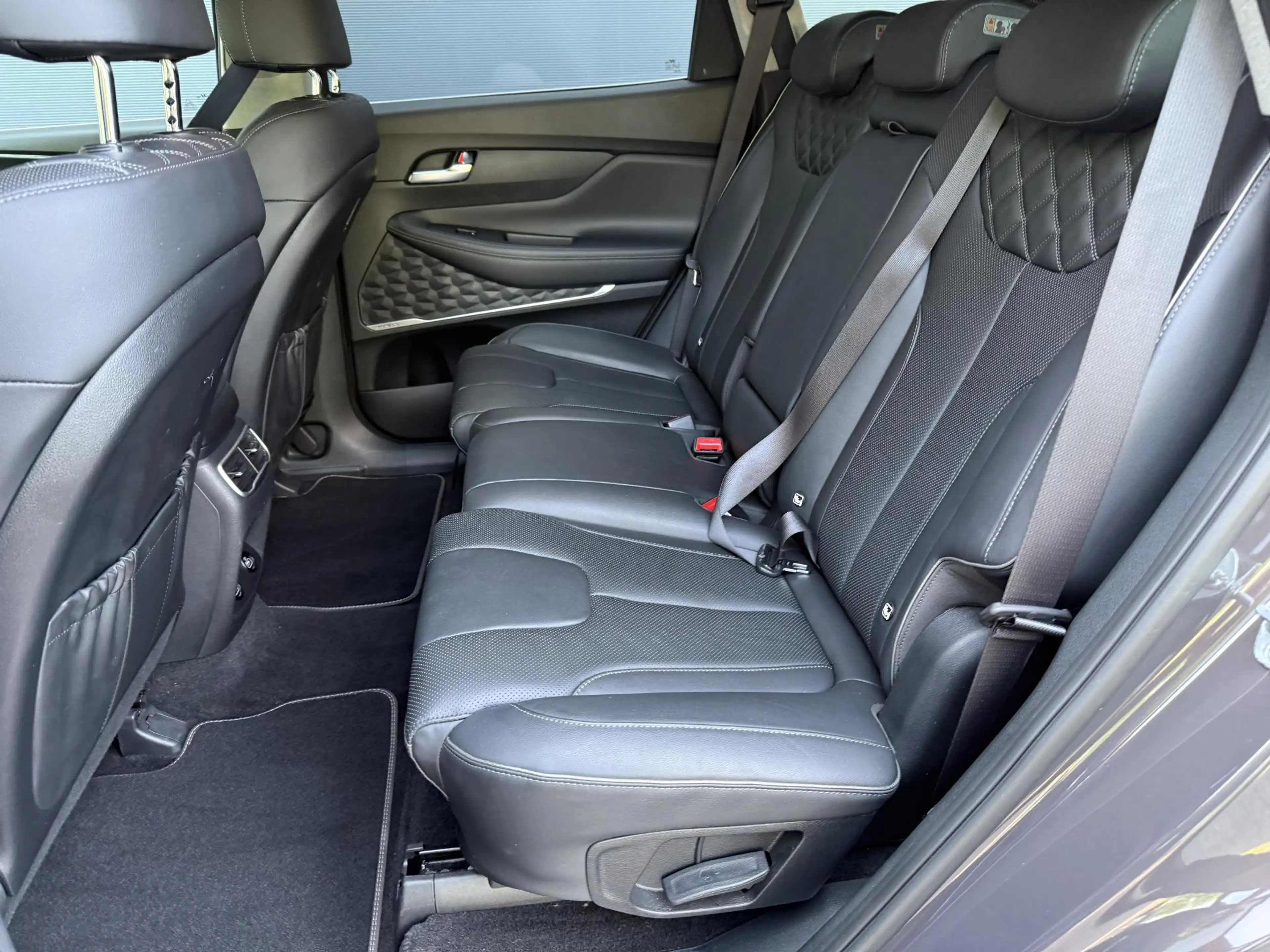 Hyundai SANTA FE 1.6 T-GDI HEV Comfort Smart / Dealer Onderhouden / — photo 5