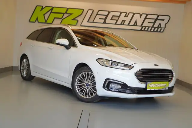 Ford Mondeo view 3