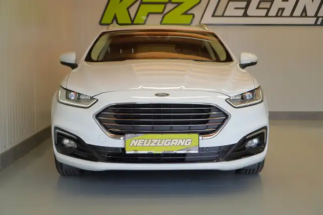 Ford Mondeo view 9