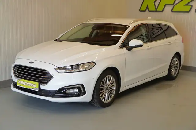 Ford Mondeo view 11