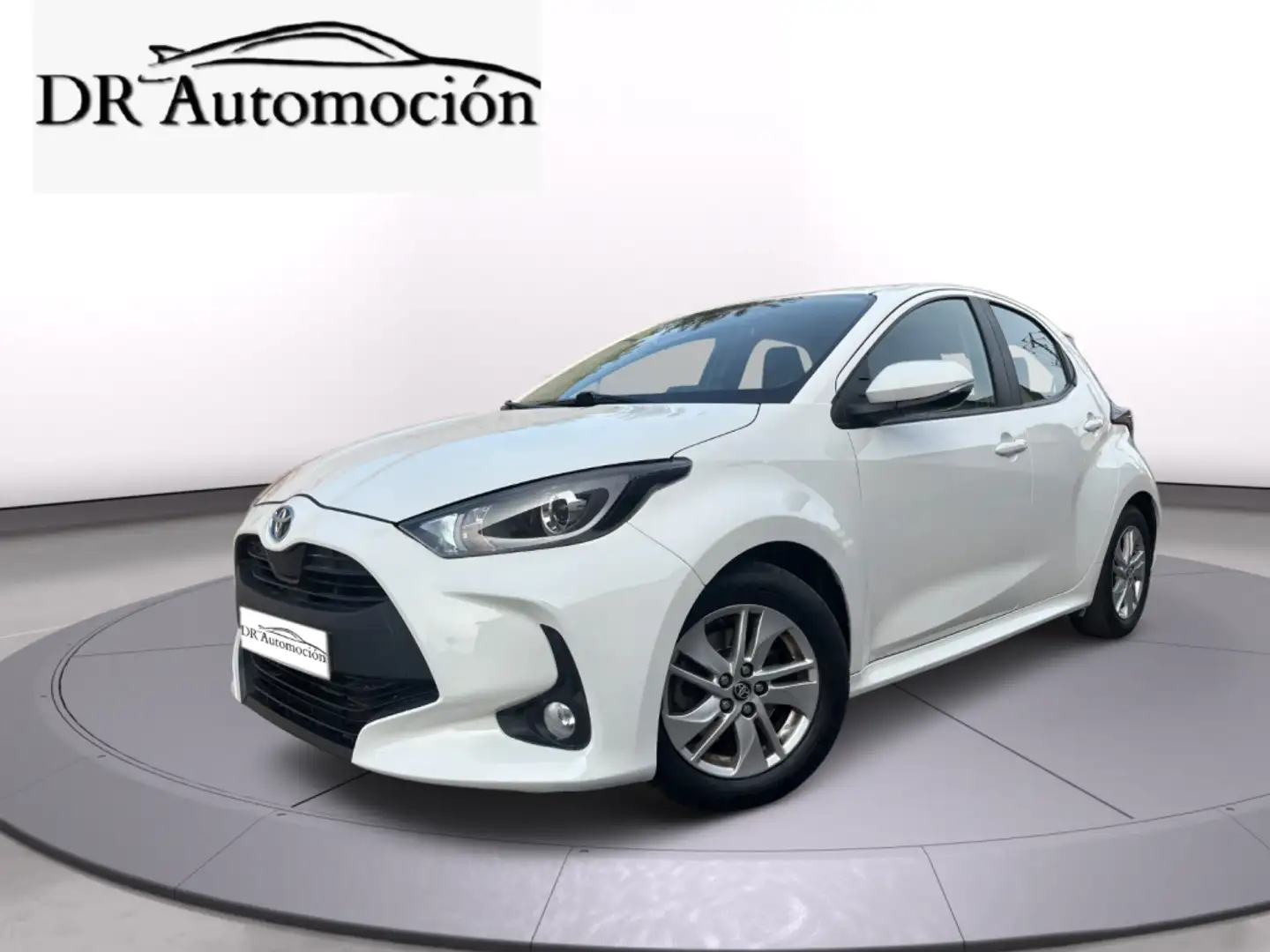 Toyota Yaris 120H 1.5 Business Plus Blanc - 1